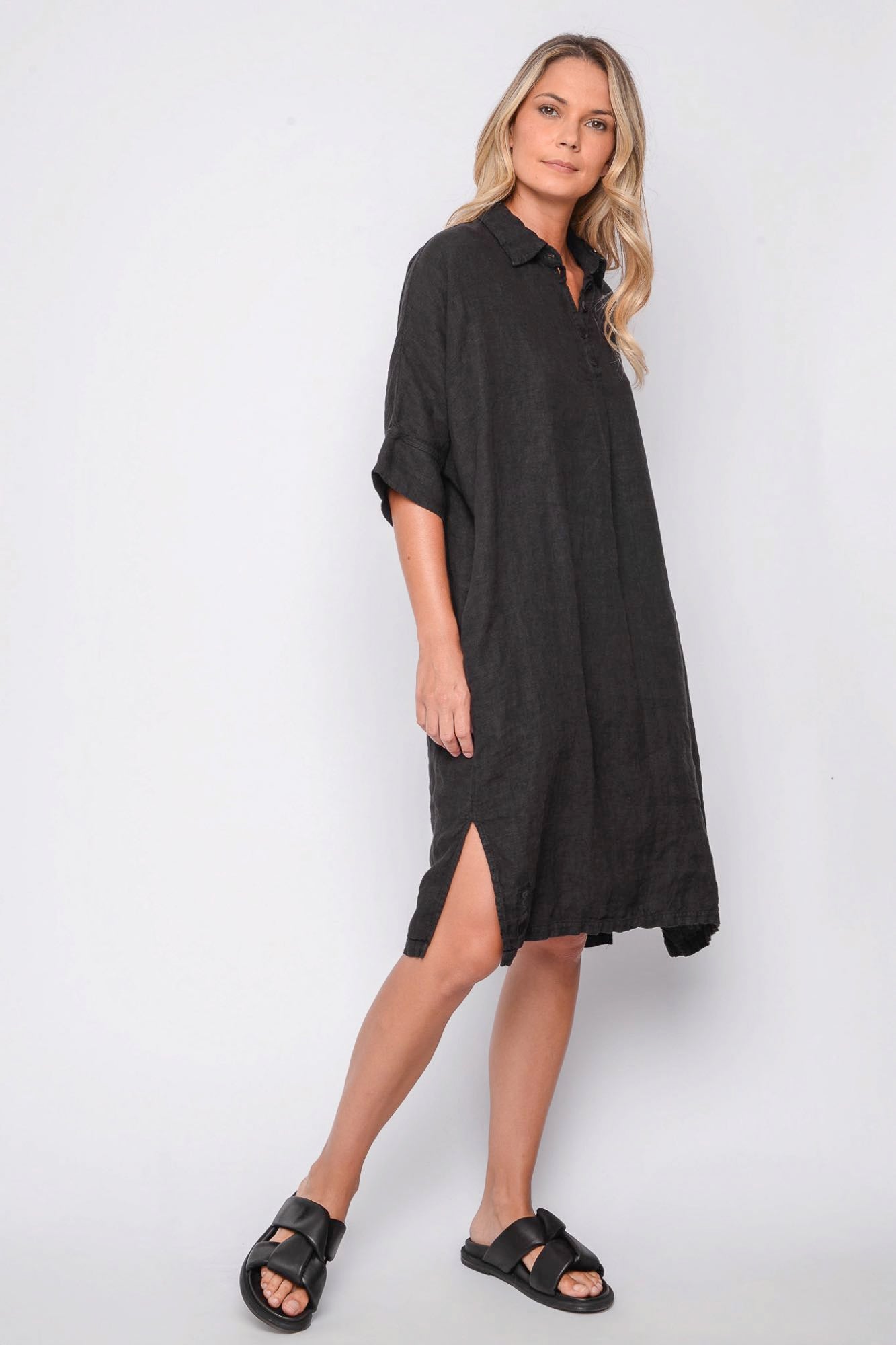 
                  
                    261.04.05 100% LINEN 109 RV BLACK
                  
                