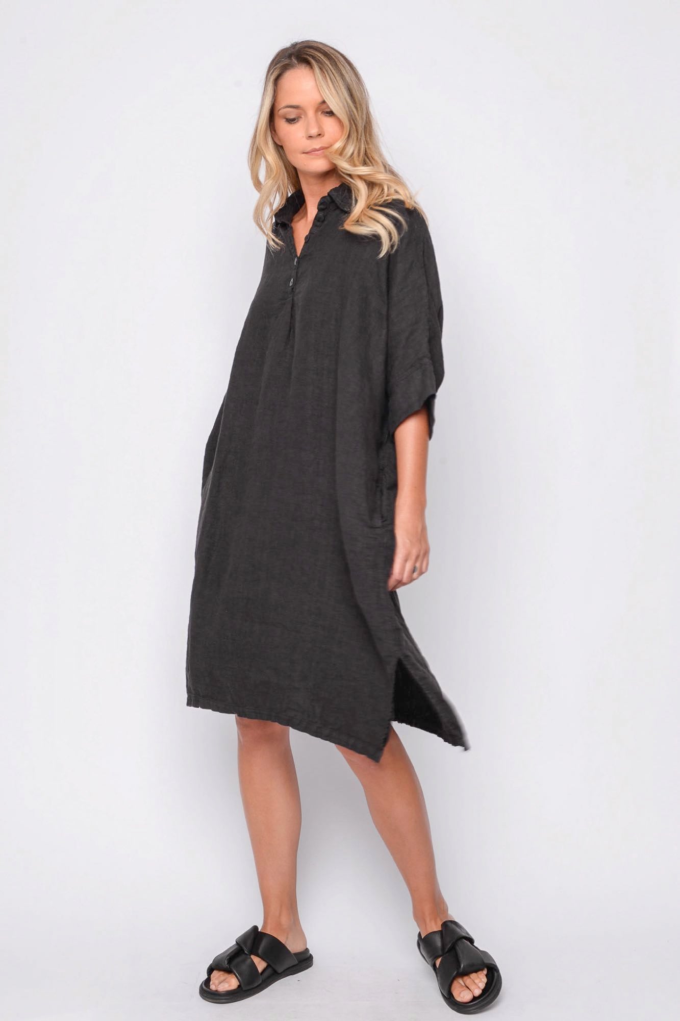 
                  
                    261.04.05 100% LINEN 109 RV BLACK
                  
                