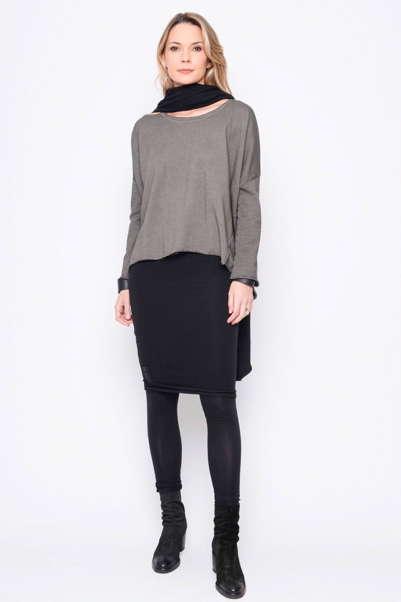 
                  
                    252.04.04 100% CO DARK WASH CHARCOAL
                  
                