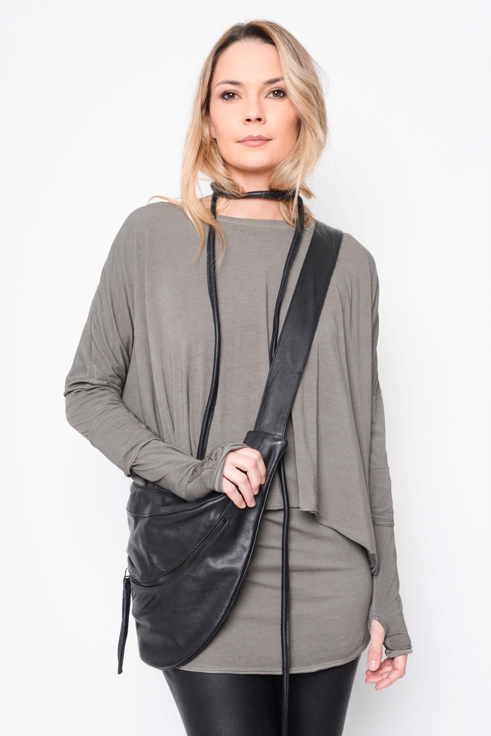 B40.252.40.08 100%LEATH/95%NY5%EA 100 BLACK