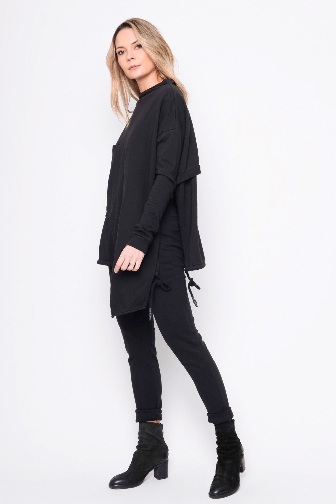 
                  
                    252.04.05 100% CO 100 BLACK
                  
                