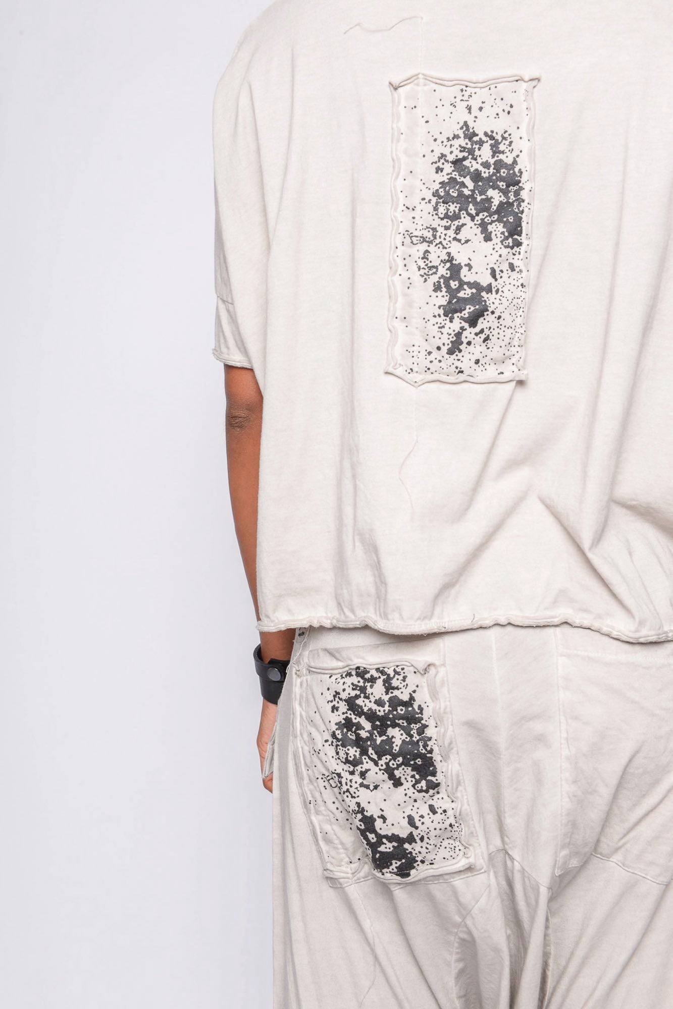 
                  
                    261.01.06 100% LIGHT JERSEY CO 403 RV OFF WHITE
                  
                