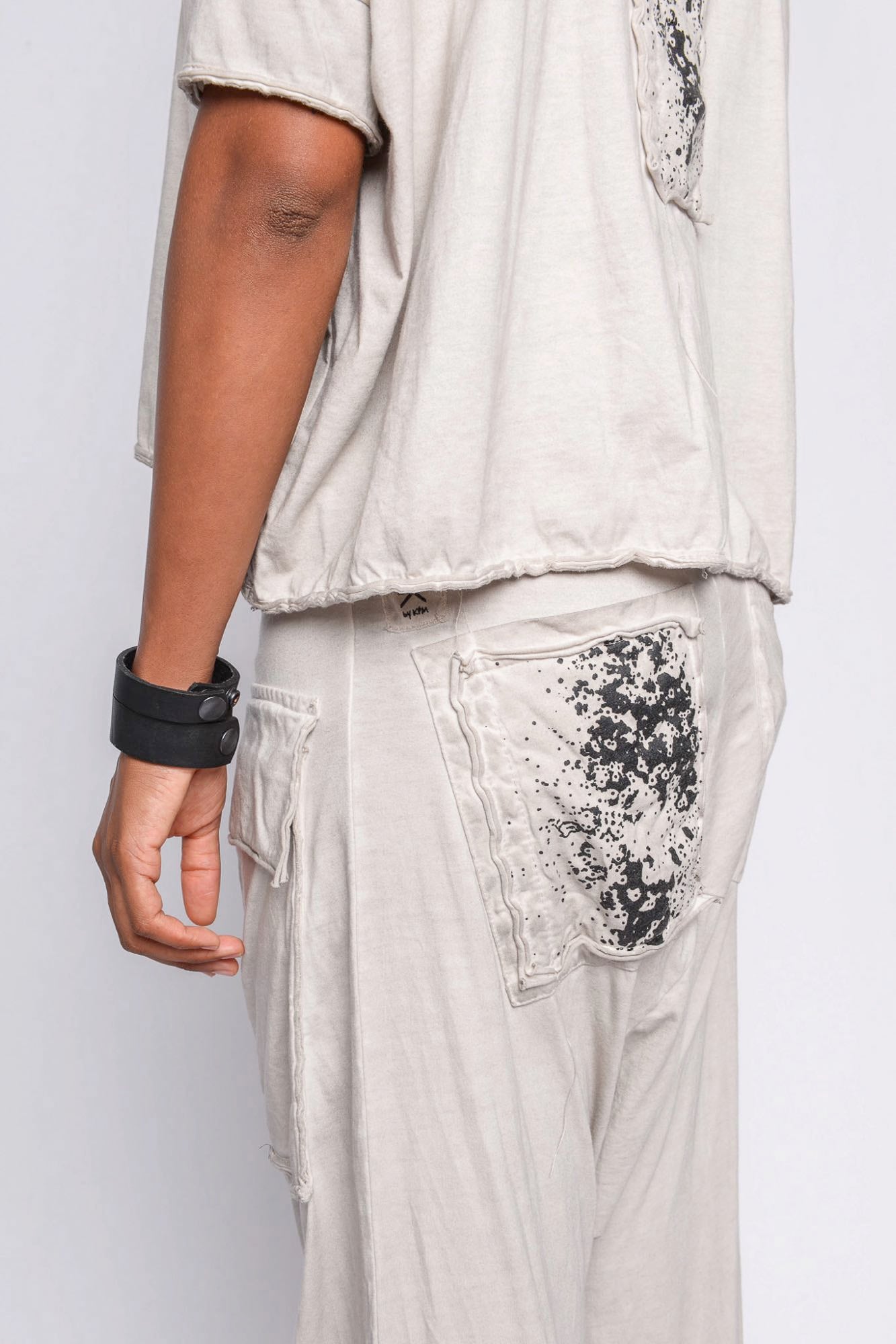 
                  
                    261.01.06 100% LIGHT JERSEY CO 403 RV OFF WHITE
                  
                