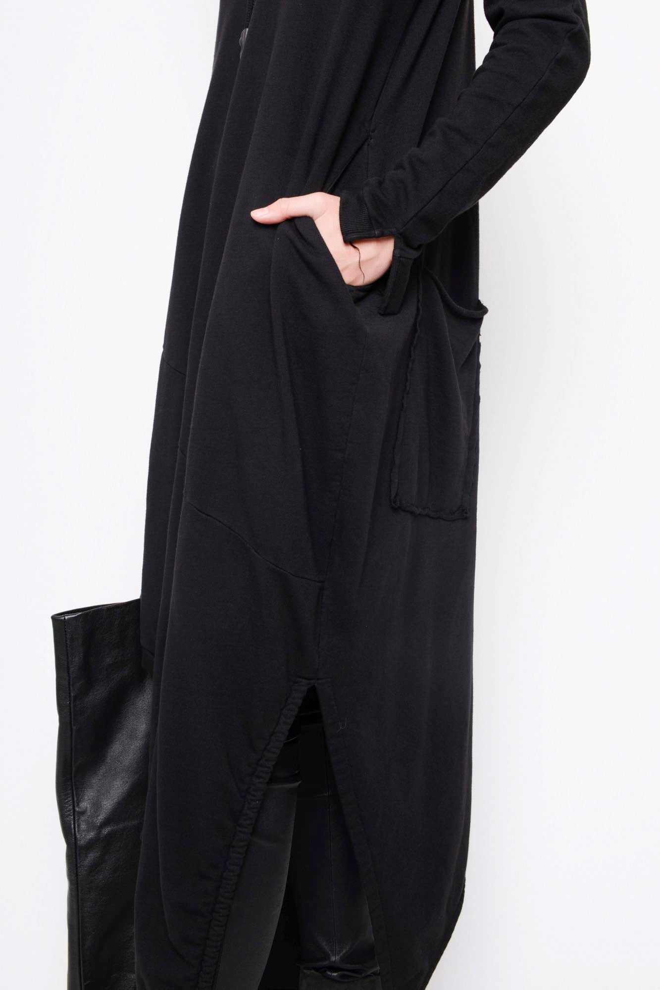 
                  
                    252.04.06 100% CO 100 BLACK
                  
                