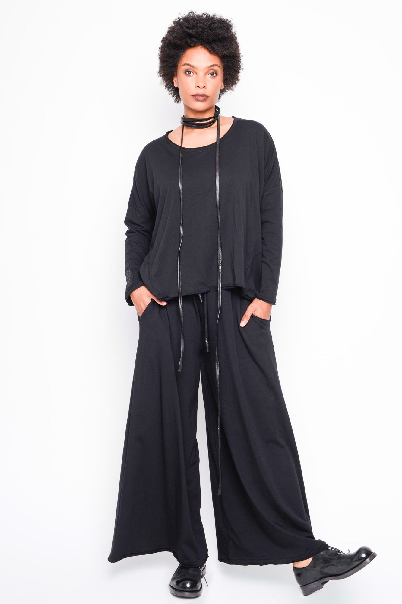 
                  
                    262.06.03 100 BLACK
                  
                