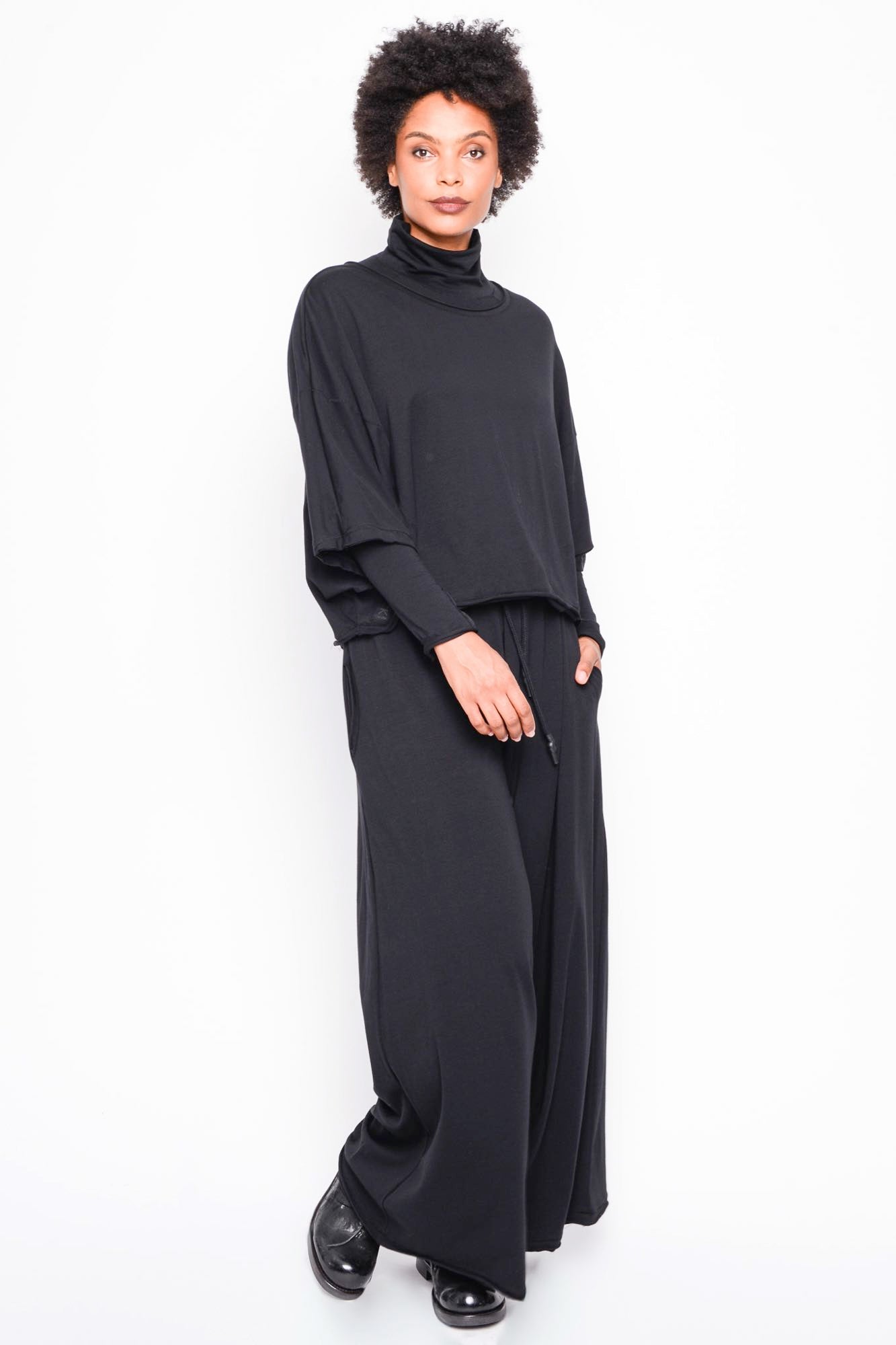 
                  
                    262.06.01 100 BLACK
                  
                
