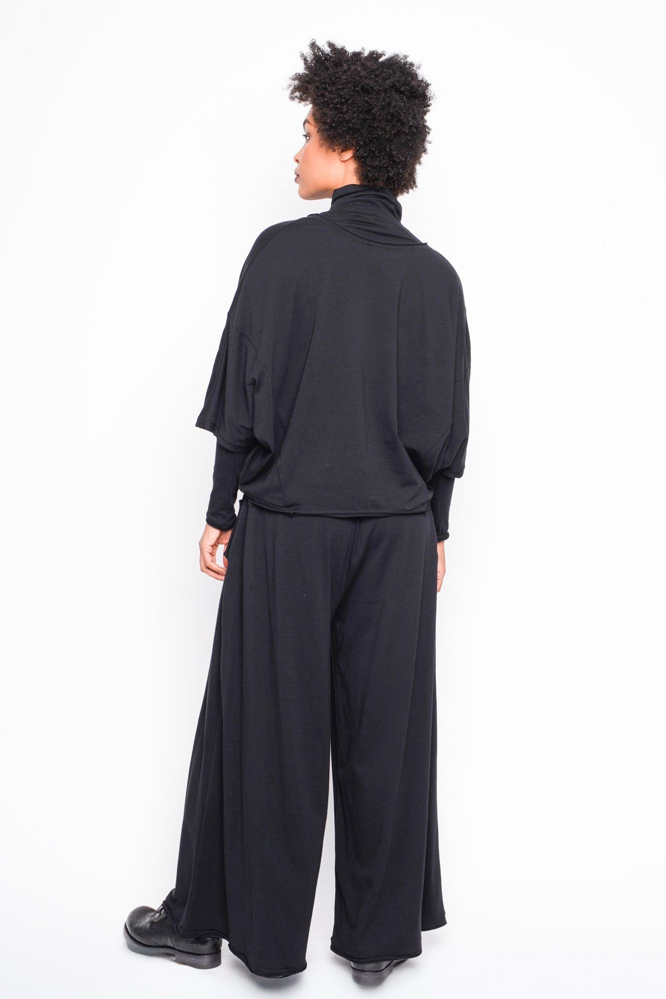 
                  
                    262.06.01 100 BLACK
                  
                
