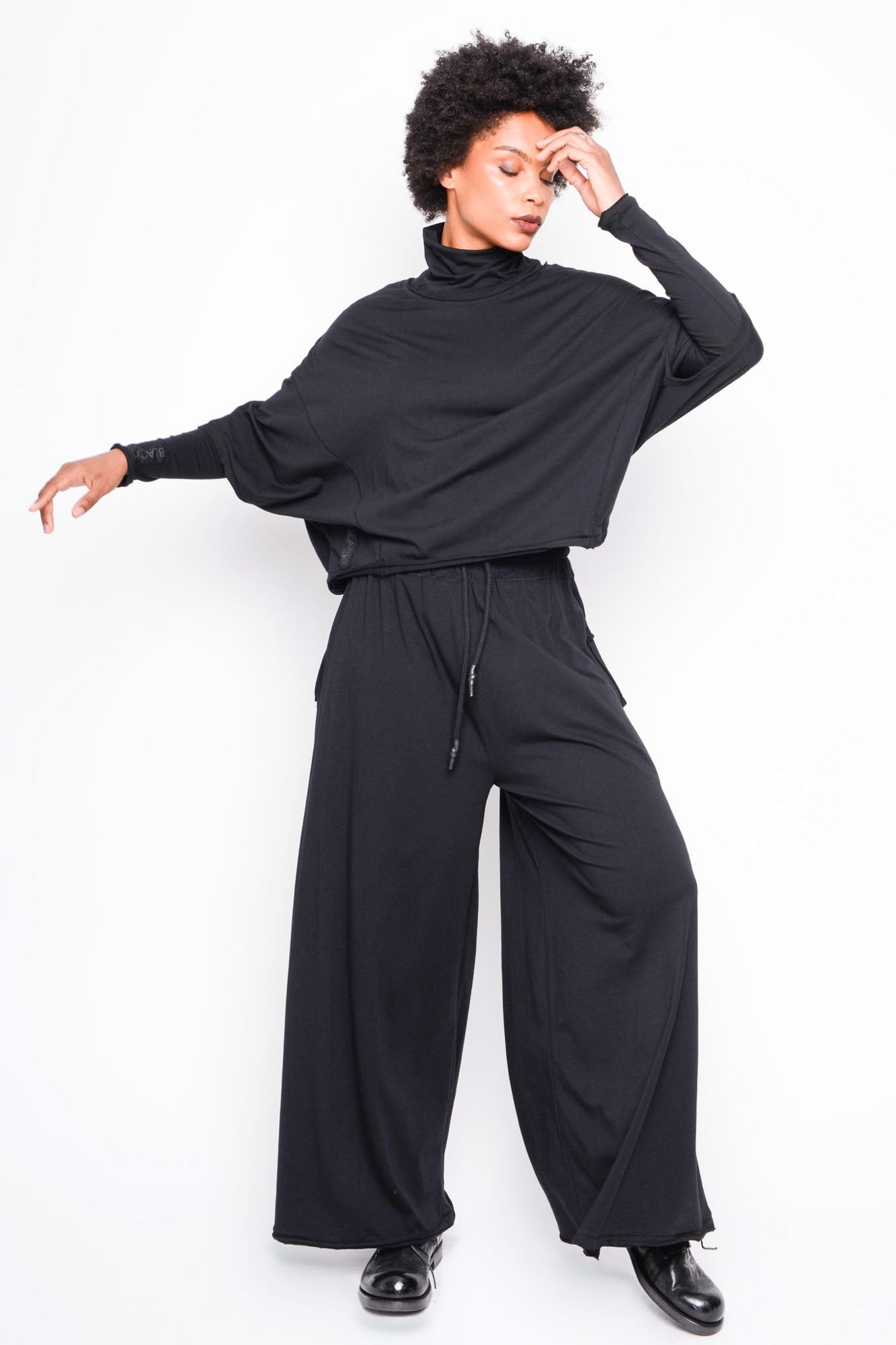 
                  
                    262.06.01 100 BLACK
                  
                