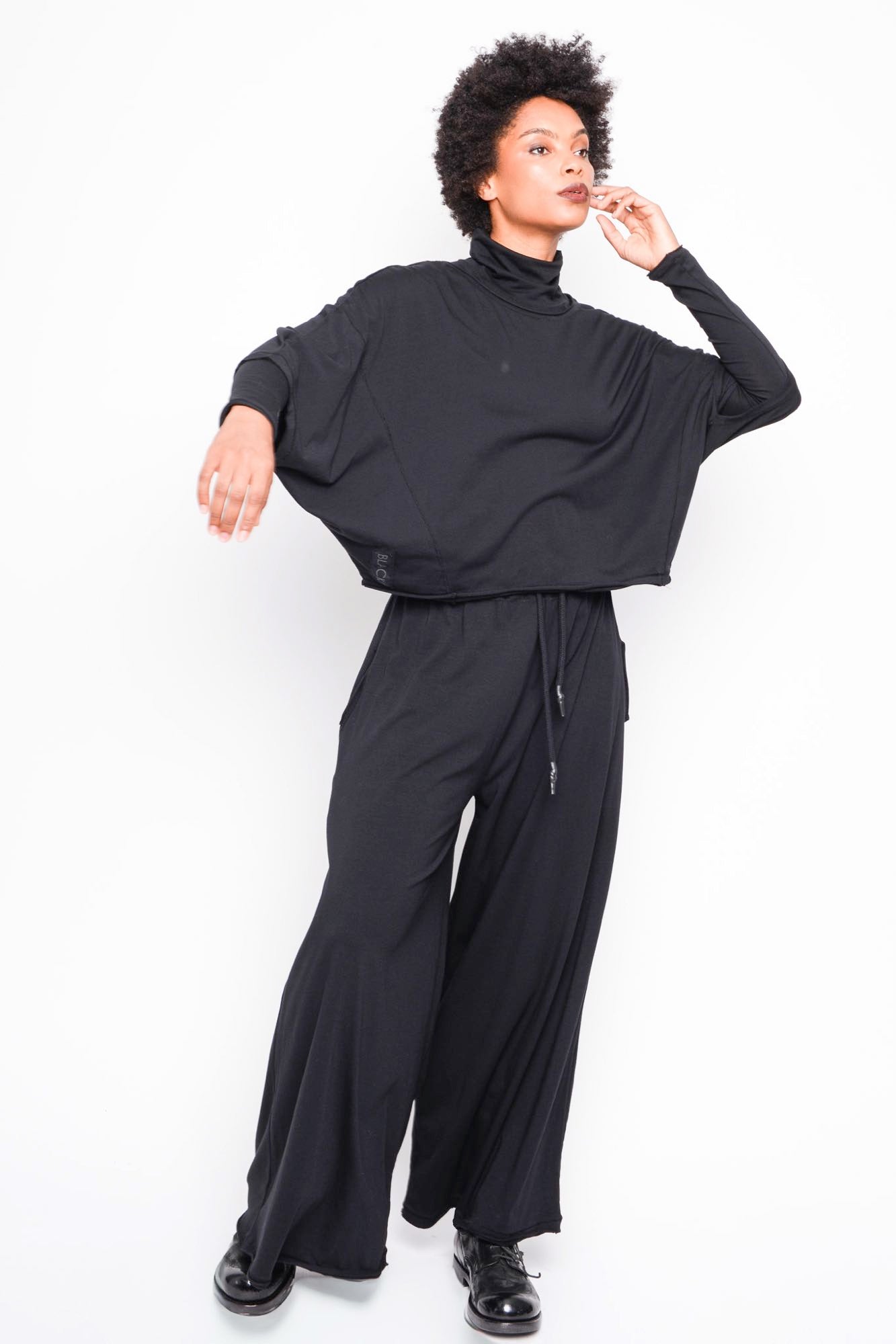 
                  
                    262.06.01 100 BLACK
                  
                