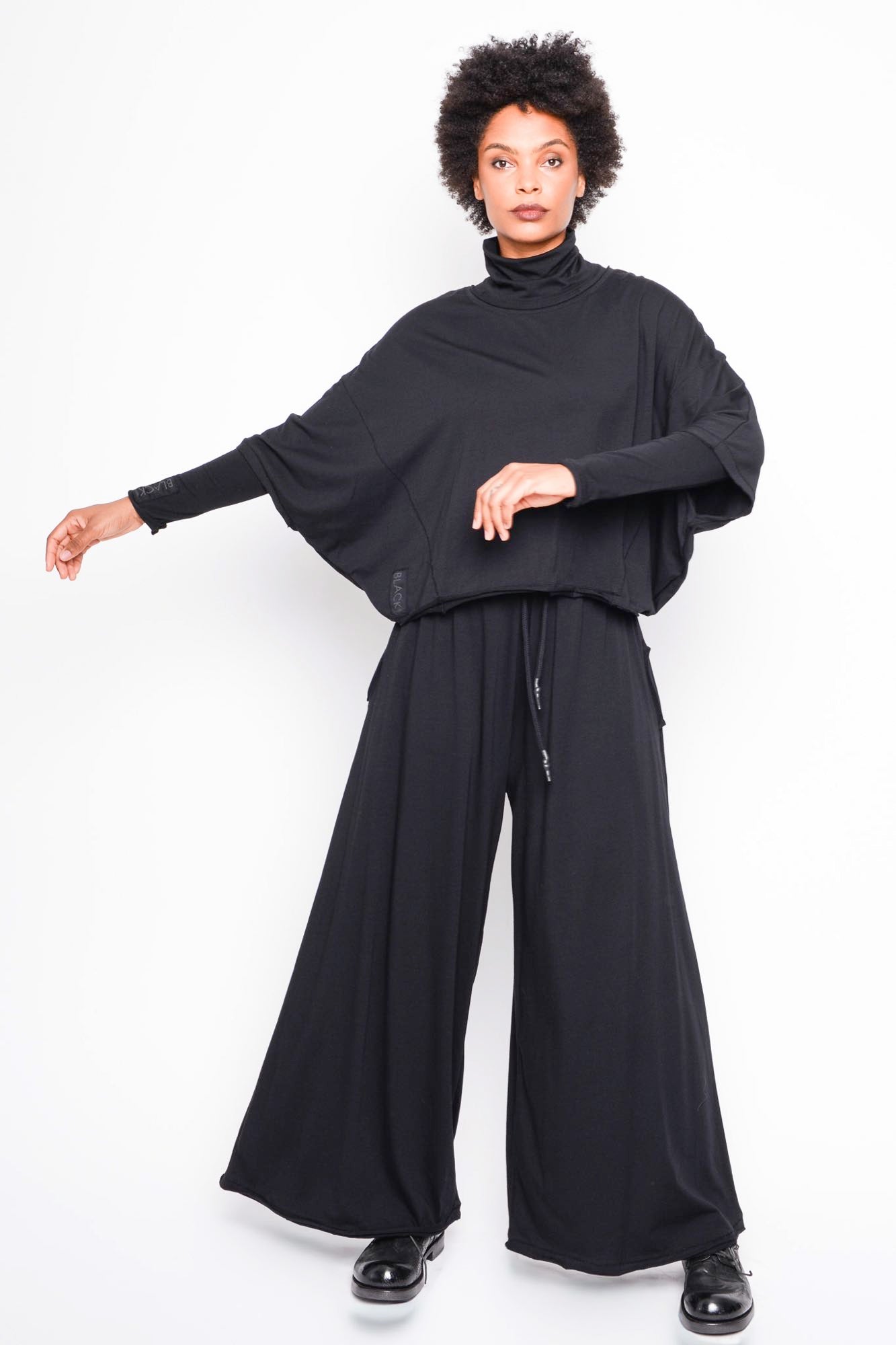 
                  
                    262.06.01 100 BLACK
                  
                