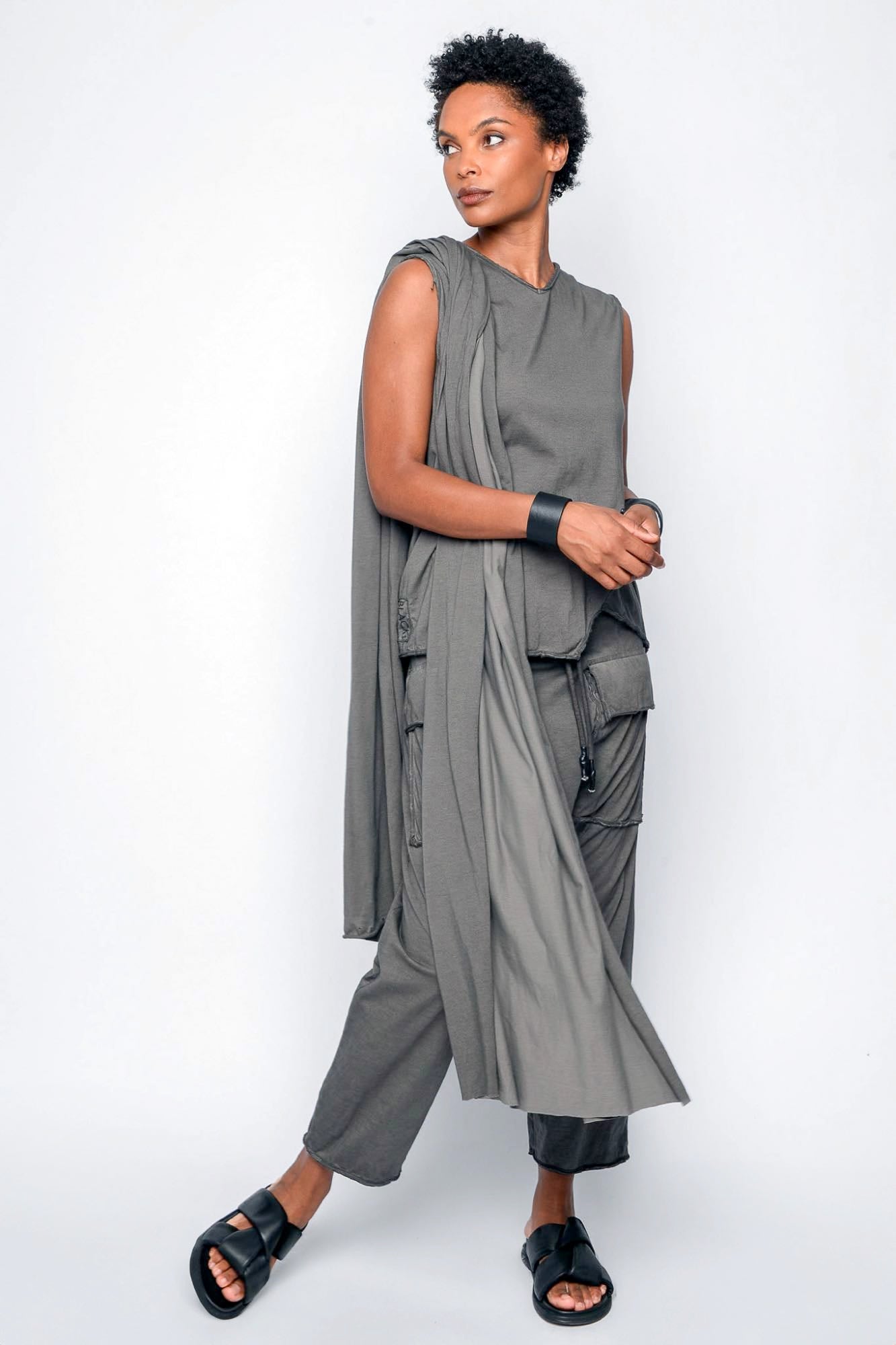 
                  
                    261.01.02 100% LIGHT JERSEY CO 183 RV CHARCOAL
                  
                