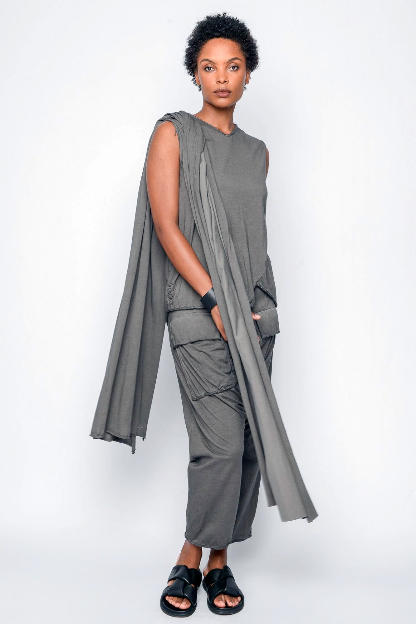 
                  
                    261.01.02 100% LIGHT JERSEY CO 183 RV CHARCOAL
                  
                