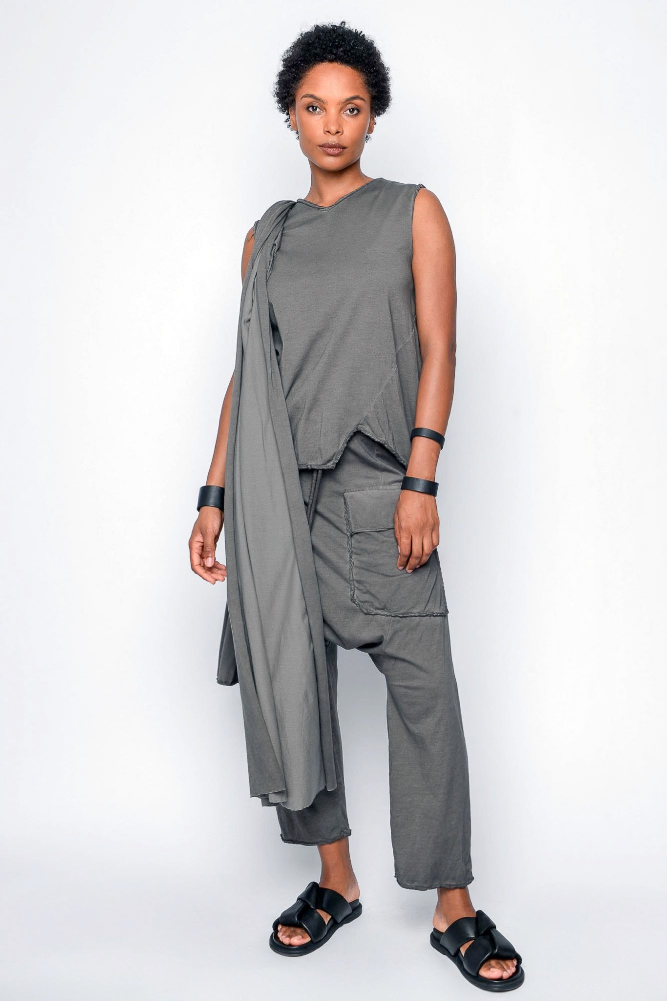 
                  
                    261.01.02 100% LIGHT JERSEY CO 183 RV CHARCOAL
                  
                