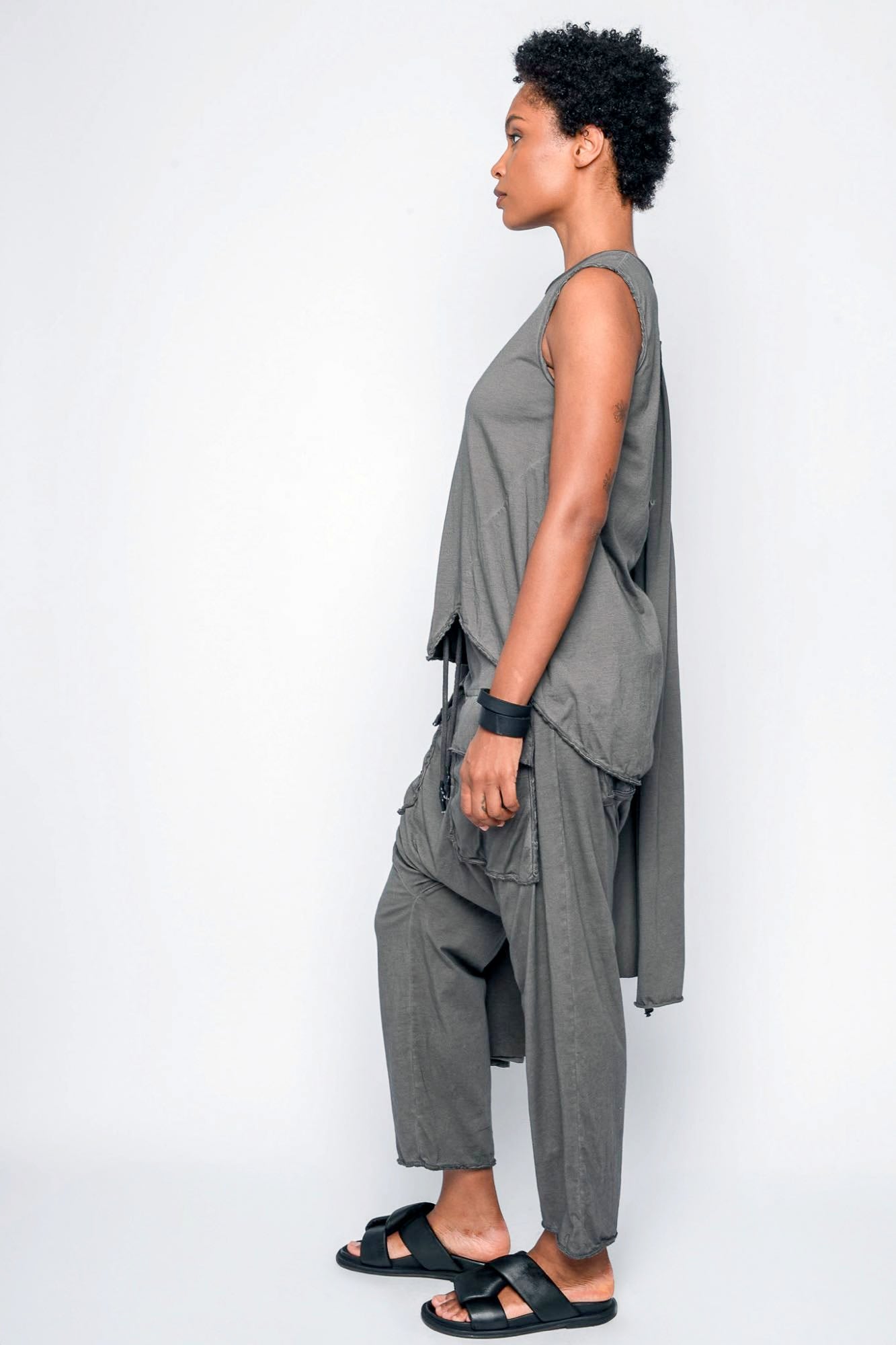 
                  
                    261.01.02 100% LIGHT JERSEY CO 183 RV CHARCOAL
                  
                