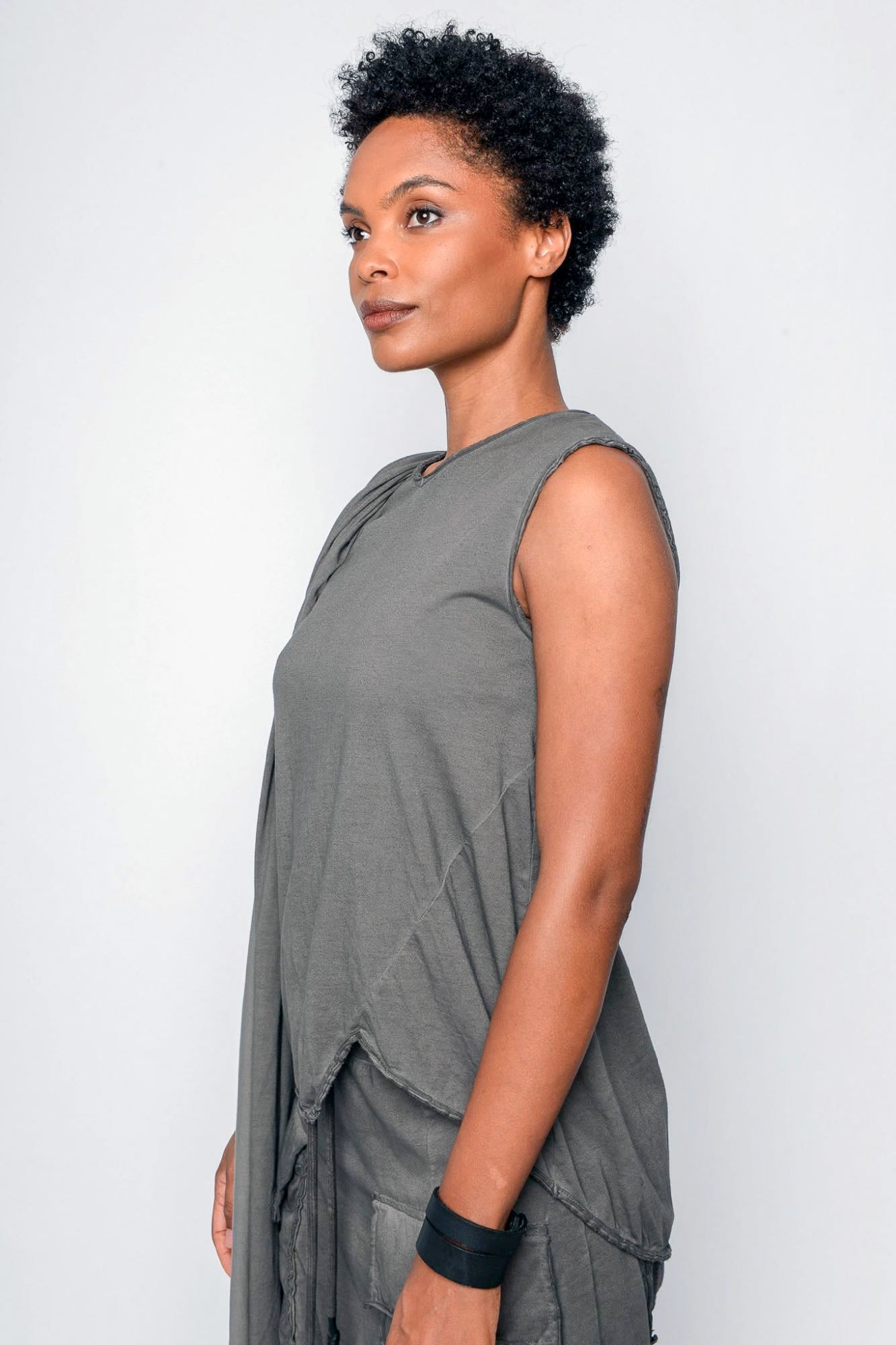 
                  
                    261.01.02 100% LIGHT JERSEY CO 183 RV CHARCOAL
                  
                