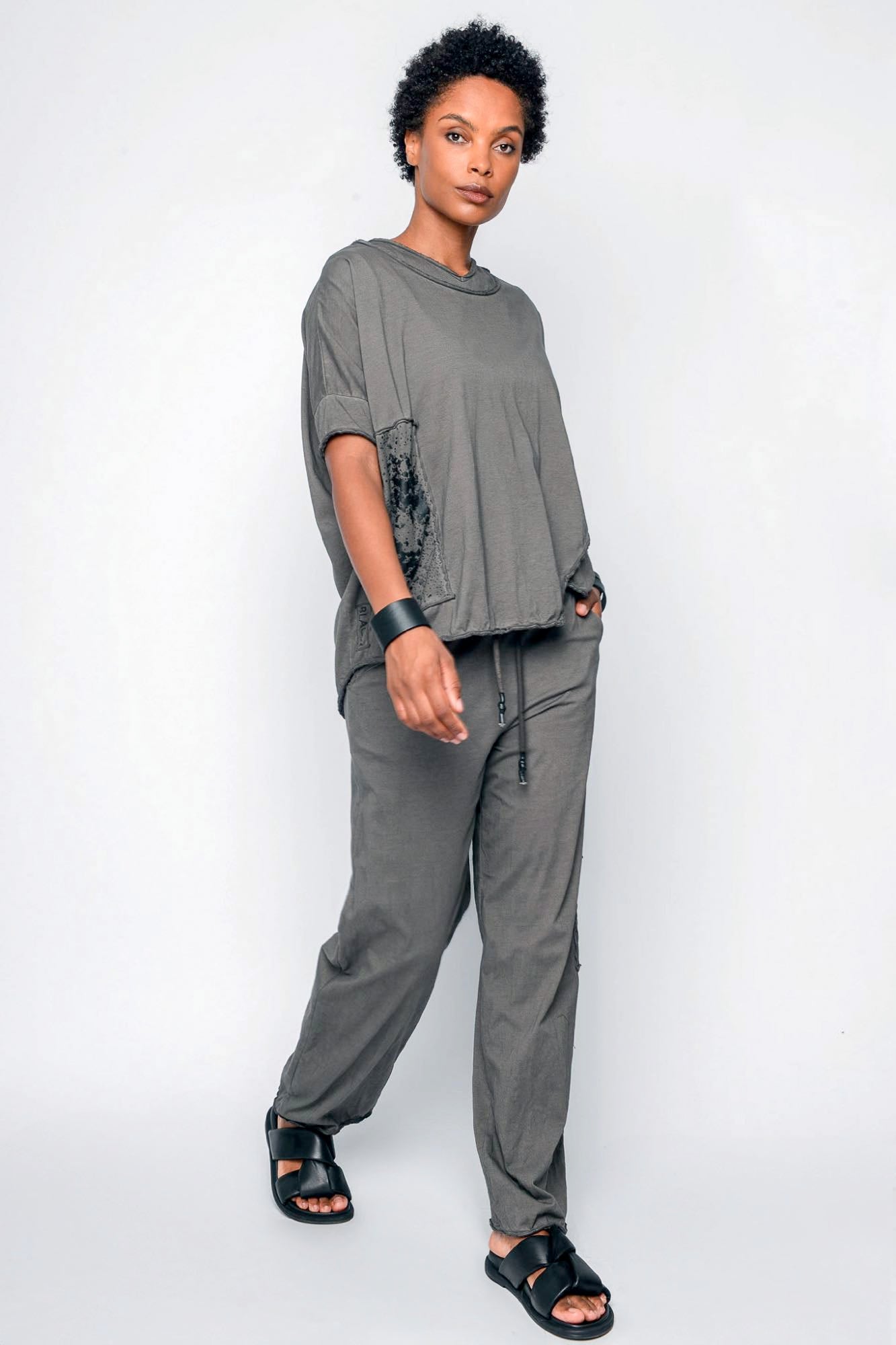 
                  
                    261.01.04 100% LIGHT JERSEY CO 183 RV CHARCOAL
                  
                