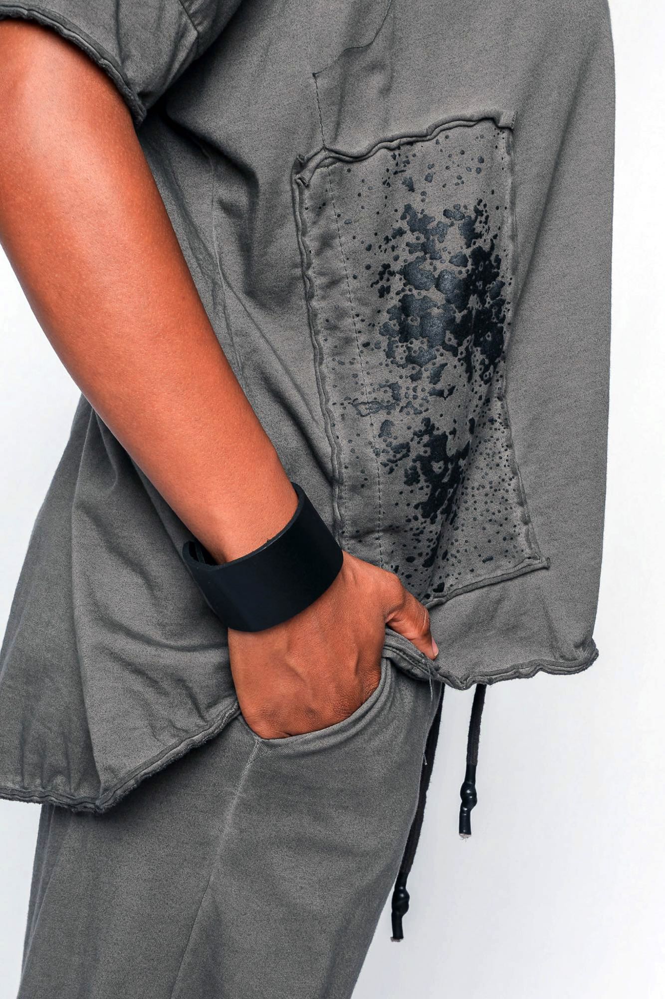 
                  
                    261.01.08 100% LIGHT JERSEY CO 183 RV CHARCOAL
                  
                