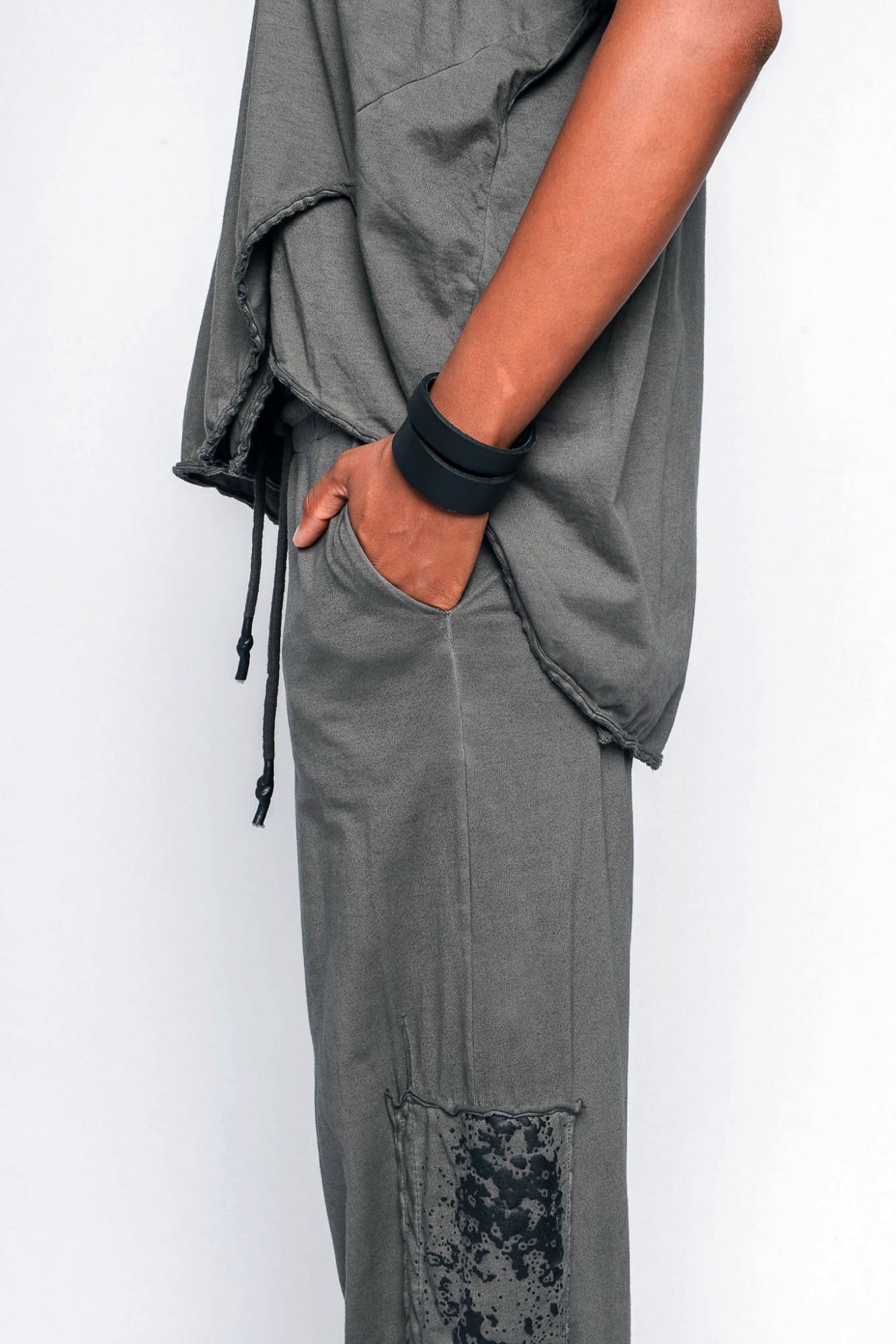 
                  
                    261.01.04 100% LIGHT JERSEY CO 183 RV CHARCOAL
                  
                