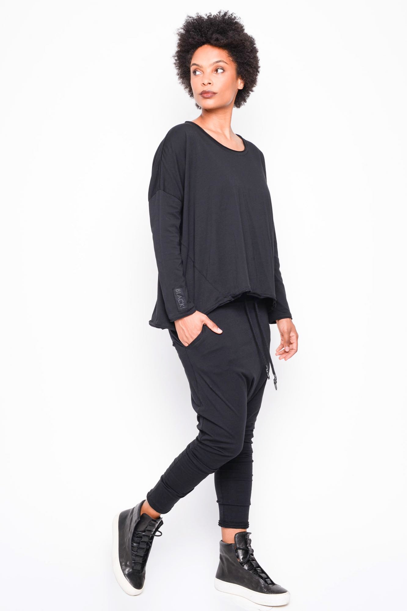 
                  
                    262.06.13 100 BLACK
                  
                