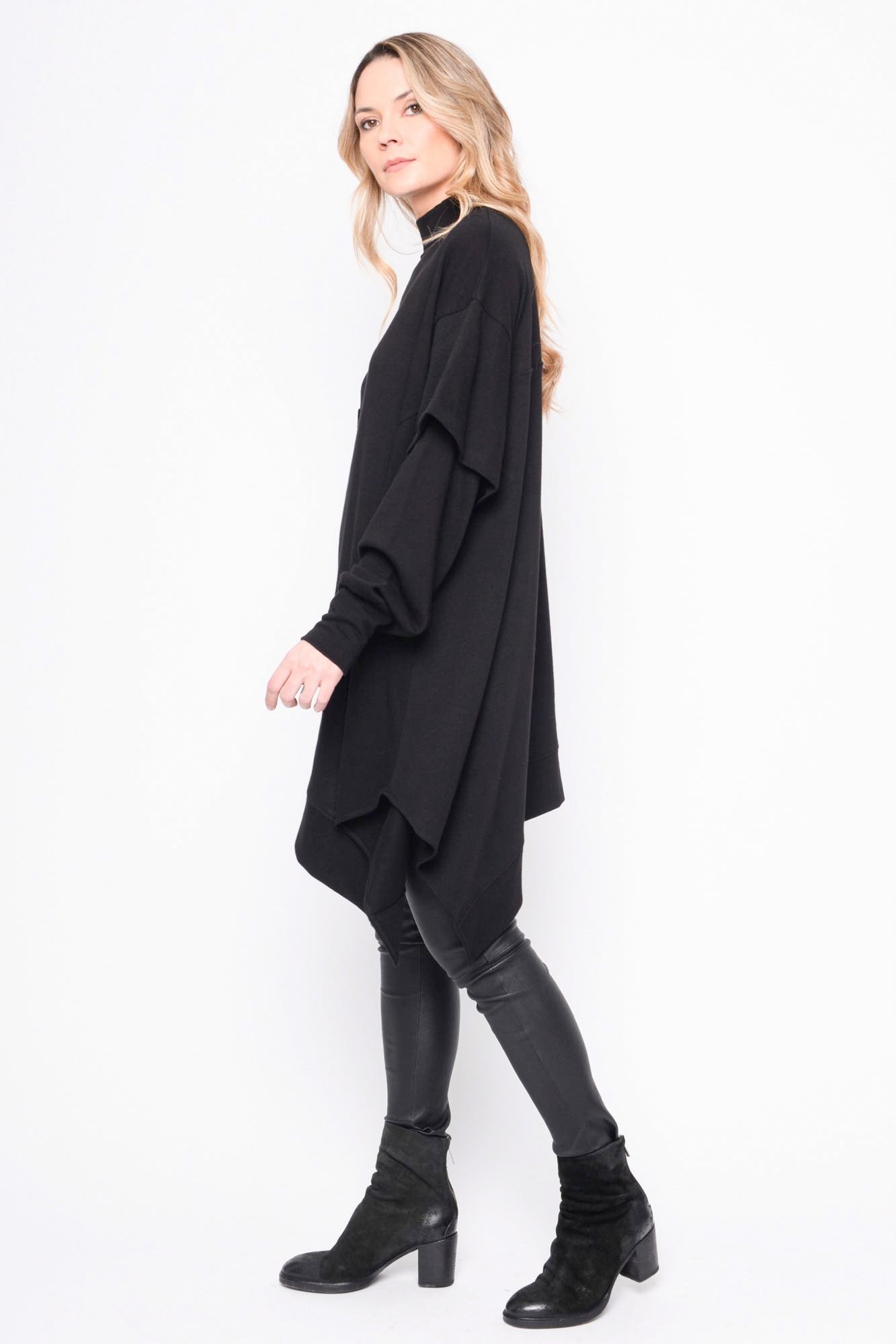 
                  
                    252.14.02 100% SOFT COTTON 100 BLACK
                  
                