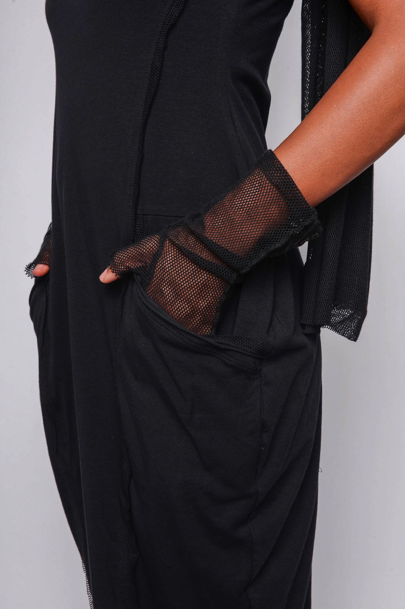 
                  
                    261.02.06 95% CO 5% EA 100 BLACK
                  
                