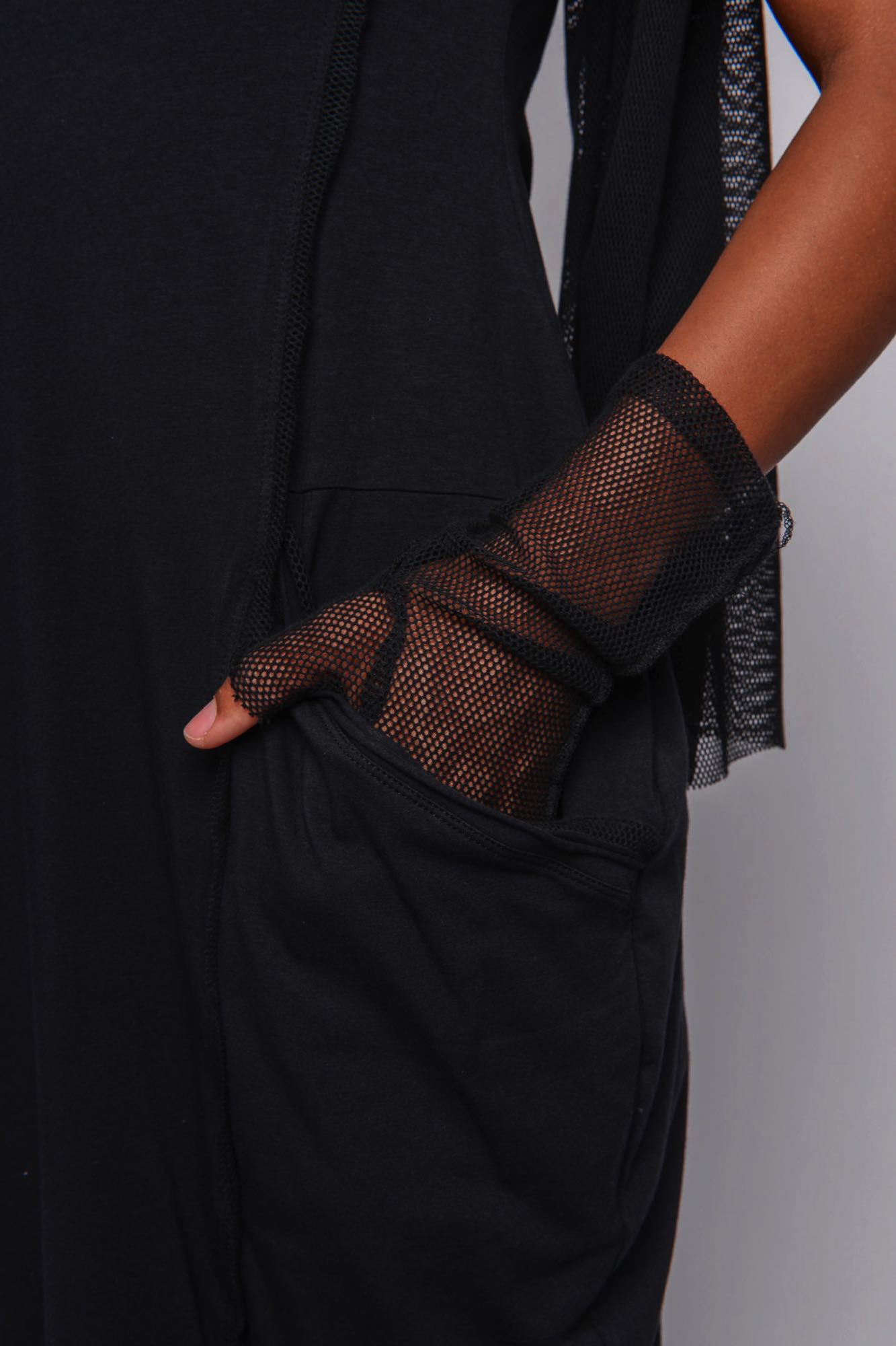 
                  
                    261.02.06 95% CO 5% EA 100 BLACK
                  
                