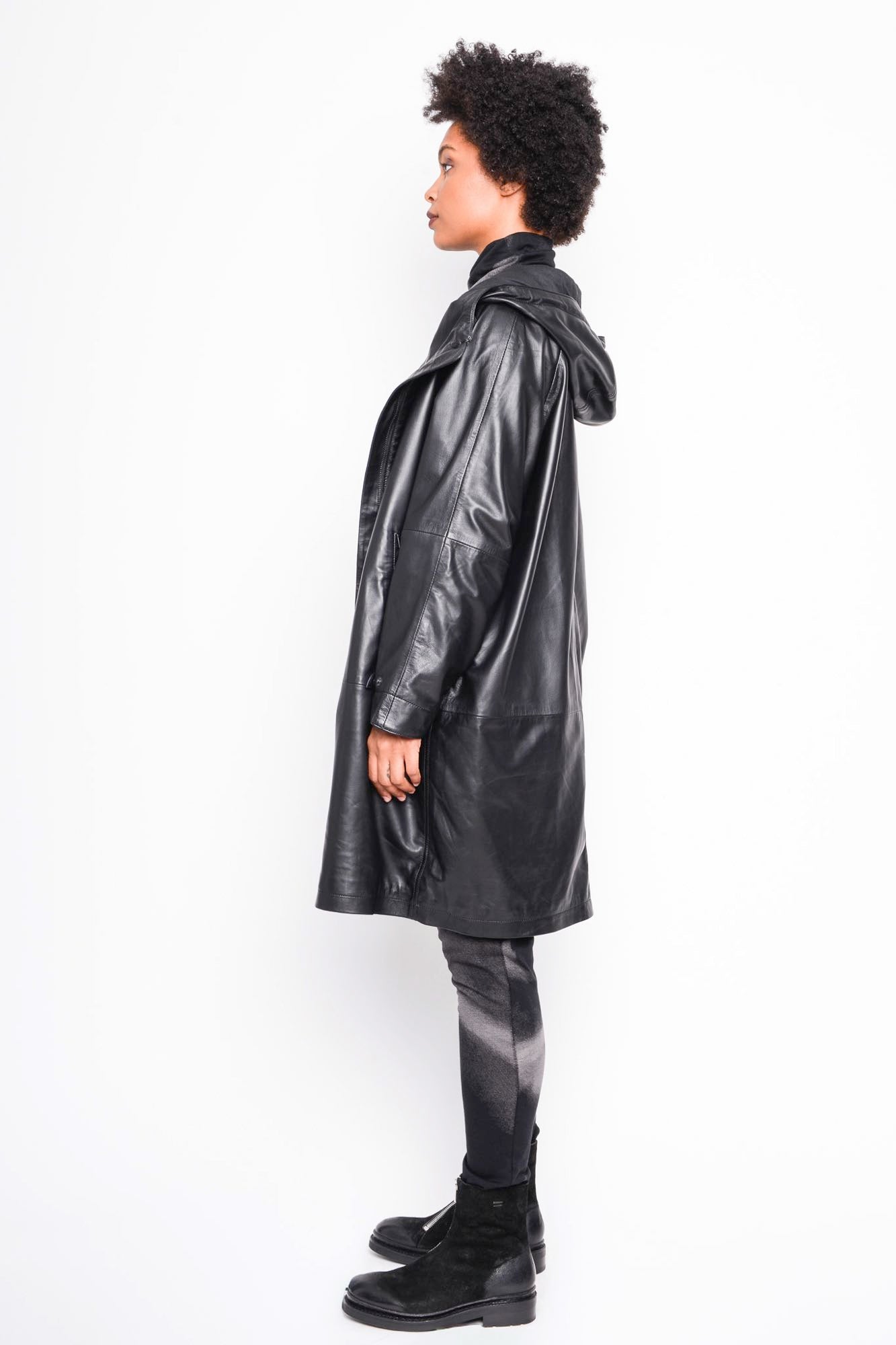 
                  
                    B41.262.41.01 100%LEATH/95%NY5%EA 100 BLACK
                  
                