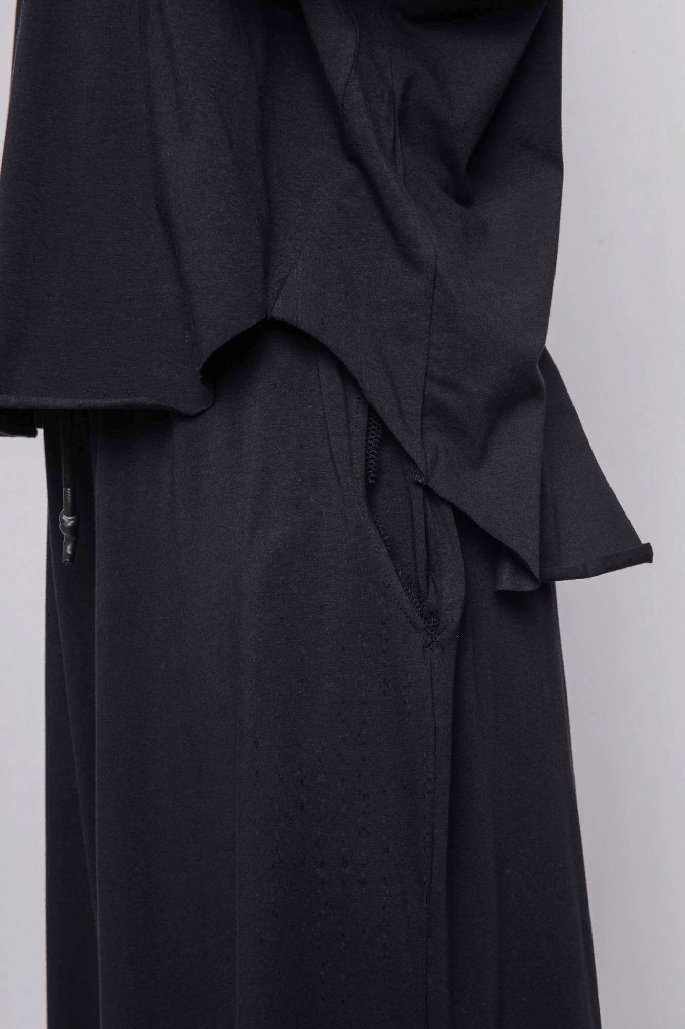 
                  
                    261.02.13 95% CO 5% EA 100 BLACK
                  
                