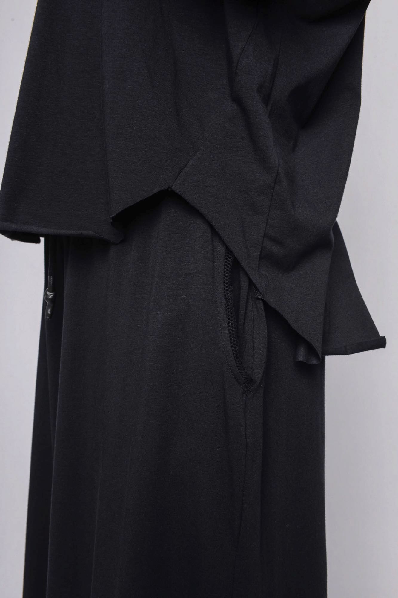 
                  
                    261.02.13 95% CO 5% EA 100 BLACK
                  
                