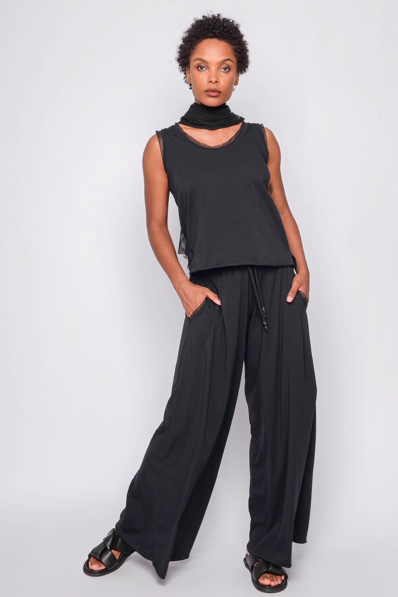 
                  
                    261.02.10 95% CO 5% EA 100 BLACK
                  
                