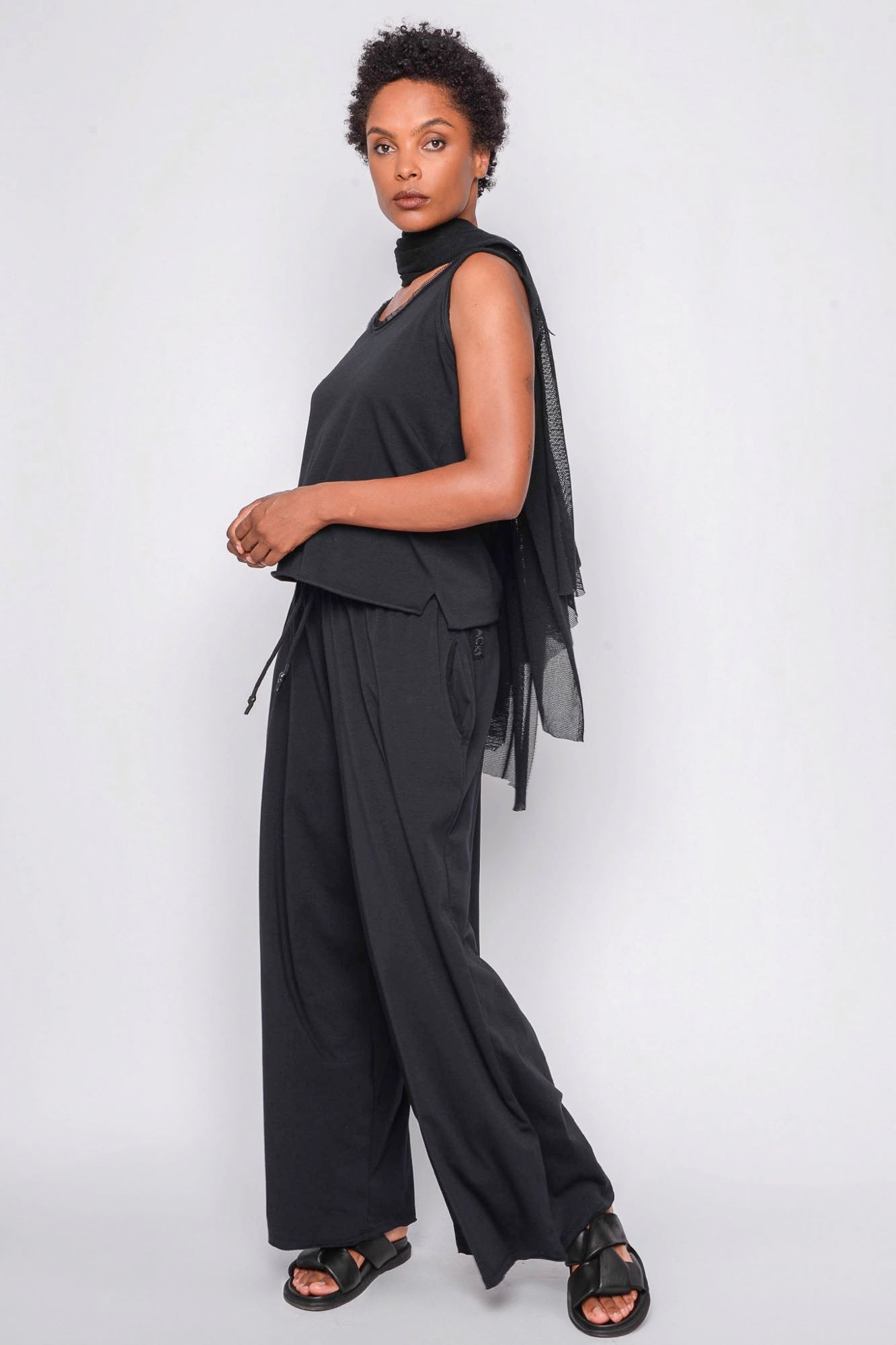 
                  
                    261.02.12 95% CO 5% EA 100 BLACK
                  
                