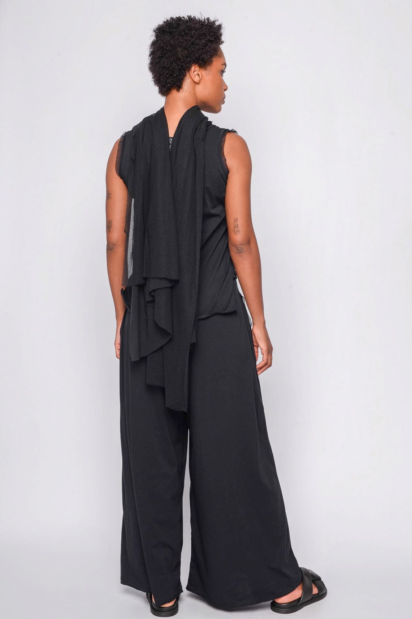 
                  
                    261.02.12 95% CO 5% EA 100 BLACK
                  
                