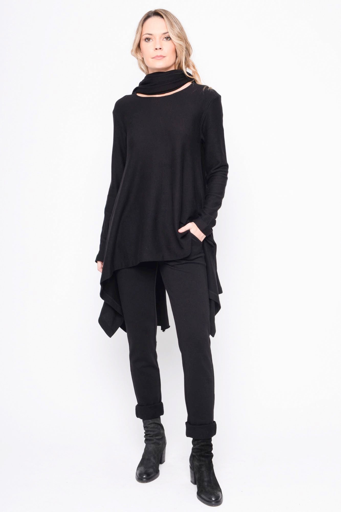 
                  
                    252.14.05 100% SOFT COTTON 100 BLACK
                  
                