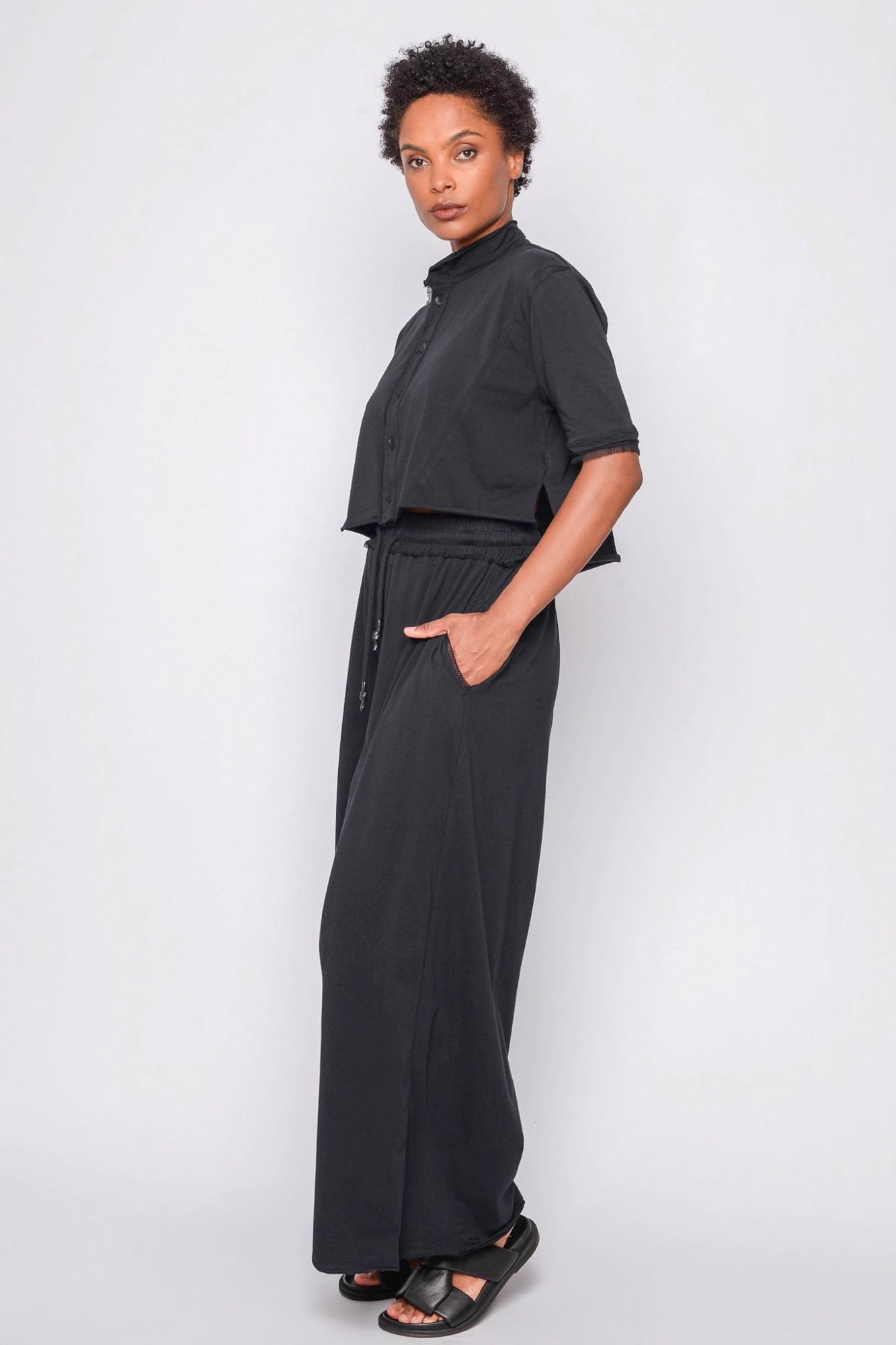 
                  
                    261.02.07 95% CO 5% EA 100 BLACK
                  
                