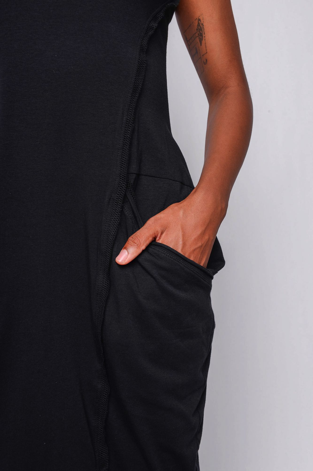 
                  
                    261.02.06 95% CO 5% EA 100 BLACK
                  
                