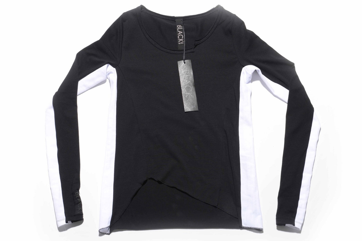 
                  
                    182.10.04 95%CO5%EA BLACK-WHITE TOP
                  
                