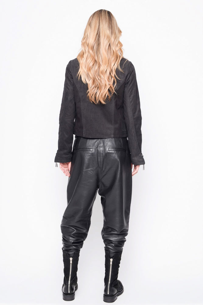 
                  
                    B41.252.41.04 100%LEATH/95%NY5%EA 100 BLACK
                  
                