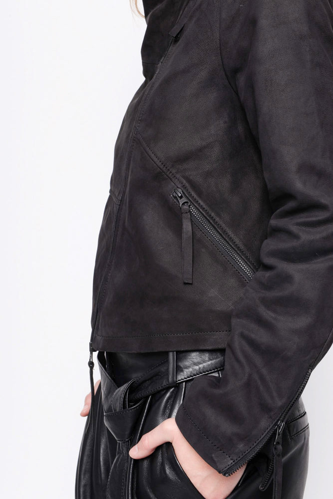 
                  
                    B41.252.41.04 100%LEATH/95%NY5%EA 100 BLACK
                  
                