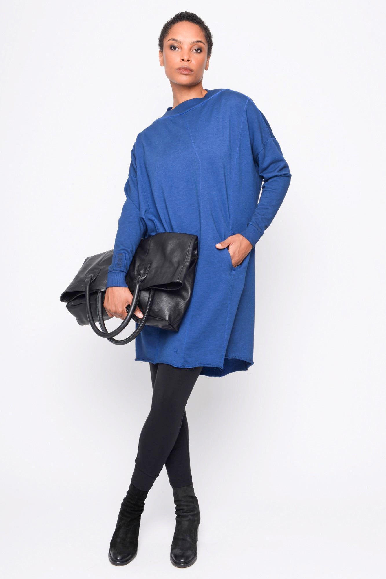 
                  
                    252.04.01 100% CO DARK WASH NIGHTBLUE
                  
                