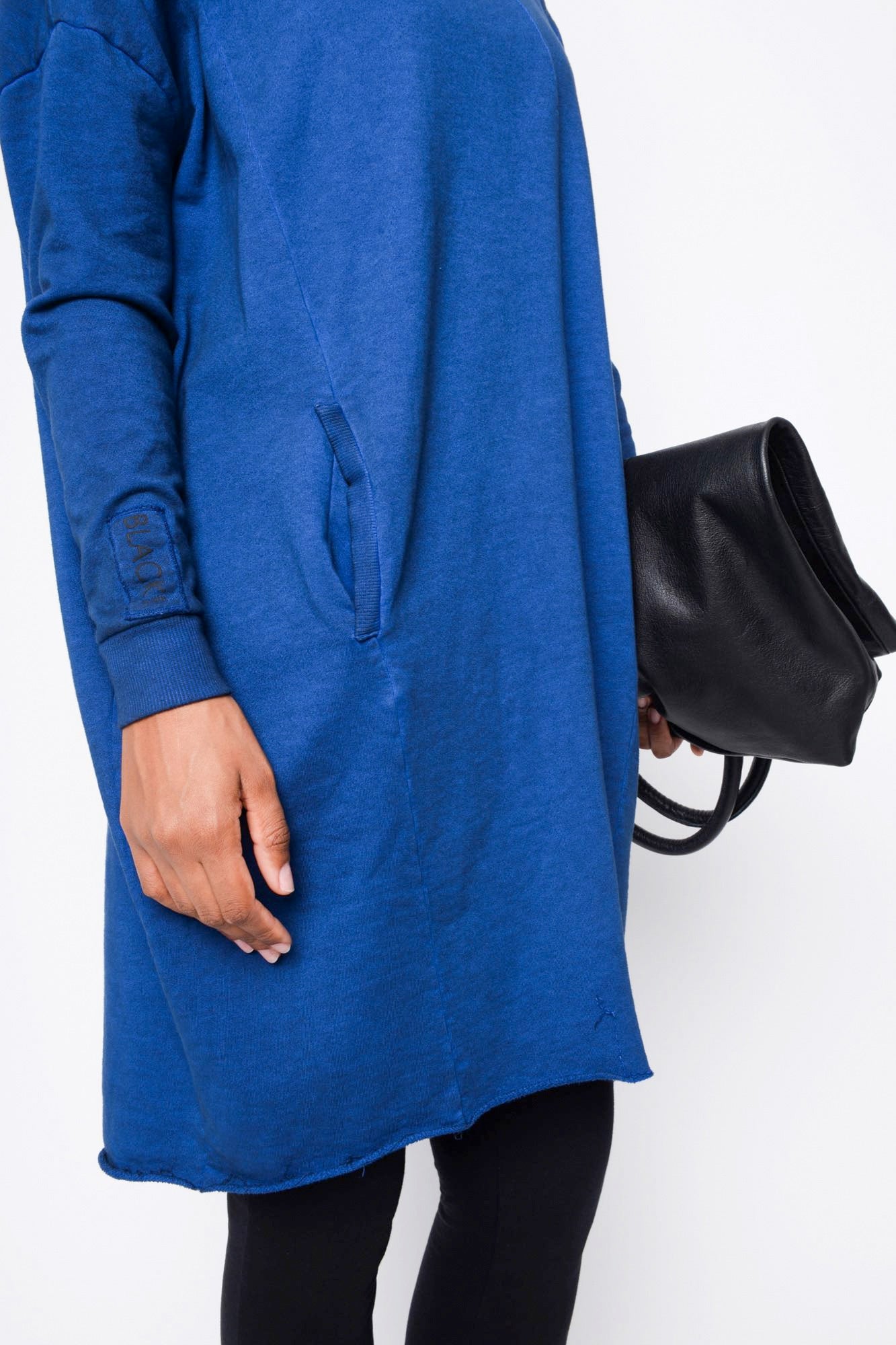 
                  
                    252.04.01 100% CO DARK WASH NIGHTBLUE
                  
                