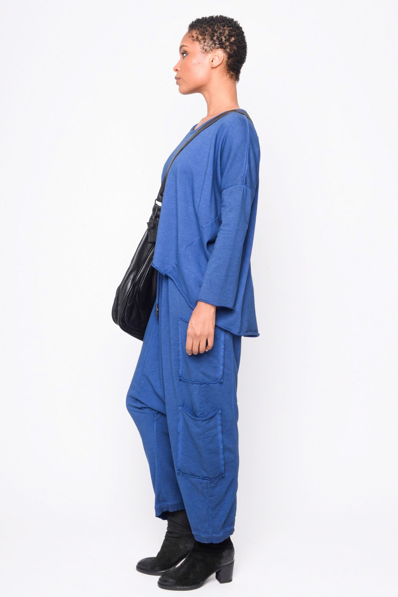 
                  
                    252.04.02 100% CO DARK WASH NIGHTBLUE
                  
                