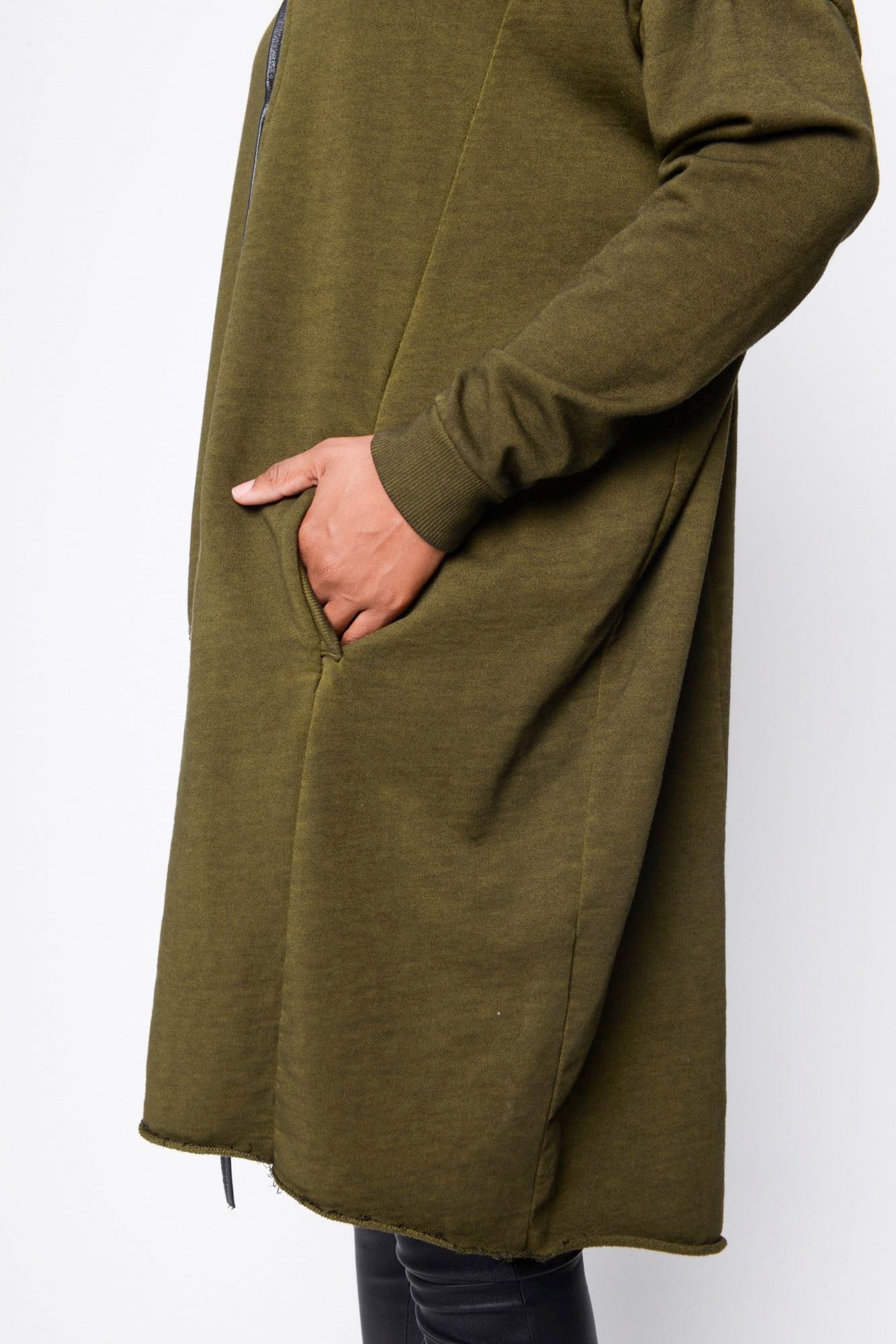 
                  
                    252.04.01 100% CO DARK WASH FORREST
                  
                