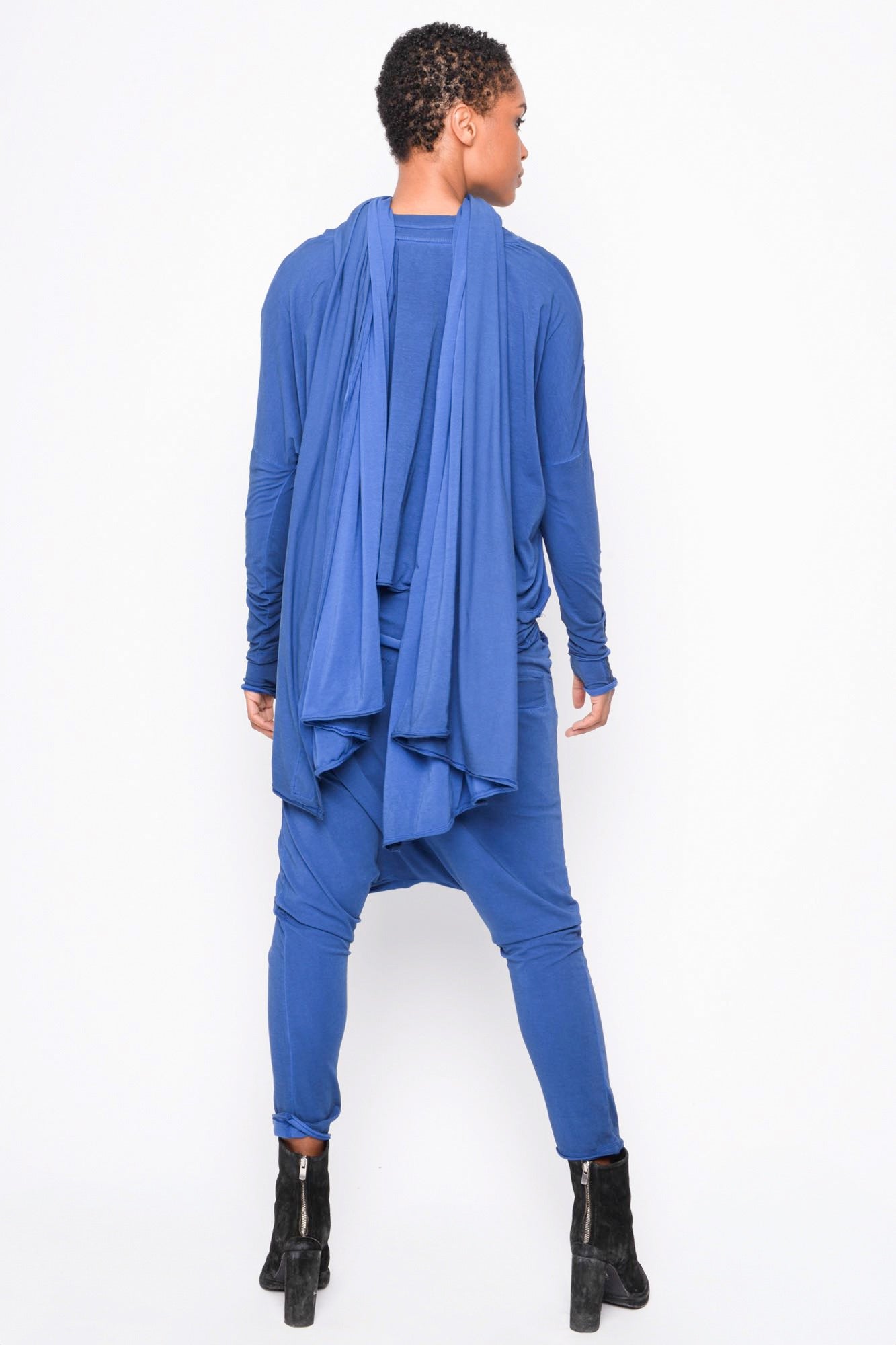 
                  
                    252.05.01 95% CO 5% EA 953 NIGHTBLUE
                  
                