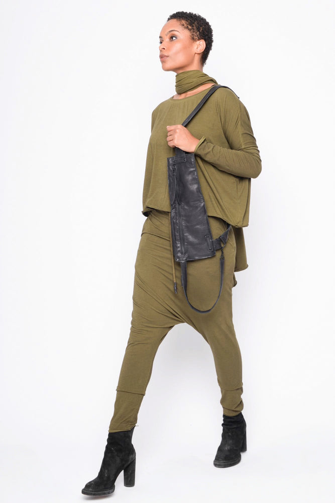 
                  
                    B40.252.40.03 100%LEATH/95%NY5%EA 100 BLACK
                  
                