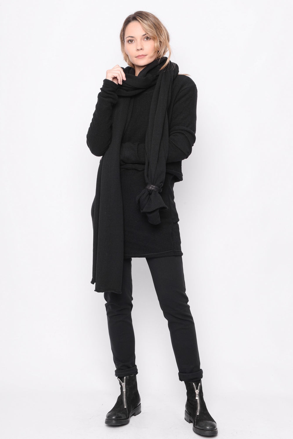 242.27.02 80% WO 20% PA 100 BLACK