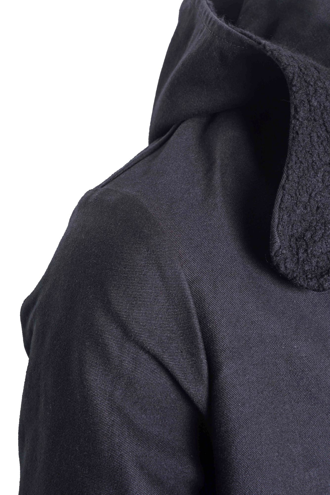 
                  
                    HANNES ROETHER tra33fic.701.7127 100%CO / HOOD 86%WV / 14% PA 090 BLACK /BLACK
                  
                
