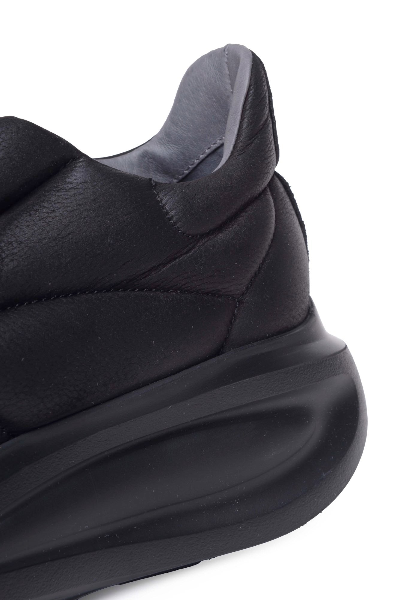 
                  
                    LOFINA 10660 100% LEATHER GASOLINE NERO
                  
                