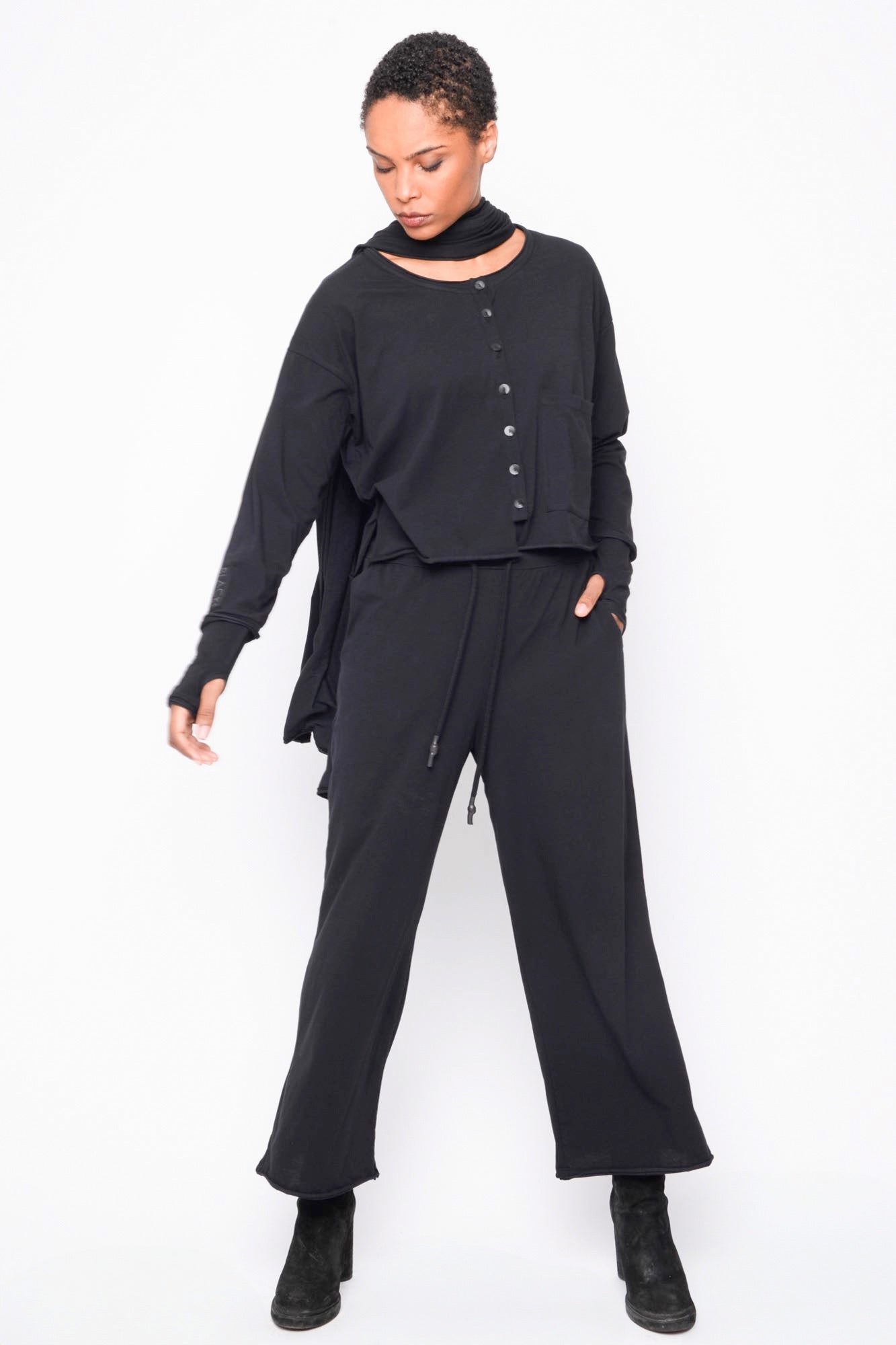 
                  
                    252.02.04 PANT 95% CO 5% EA 100 BLACK
                  
                