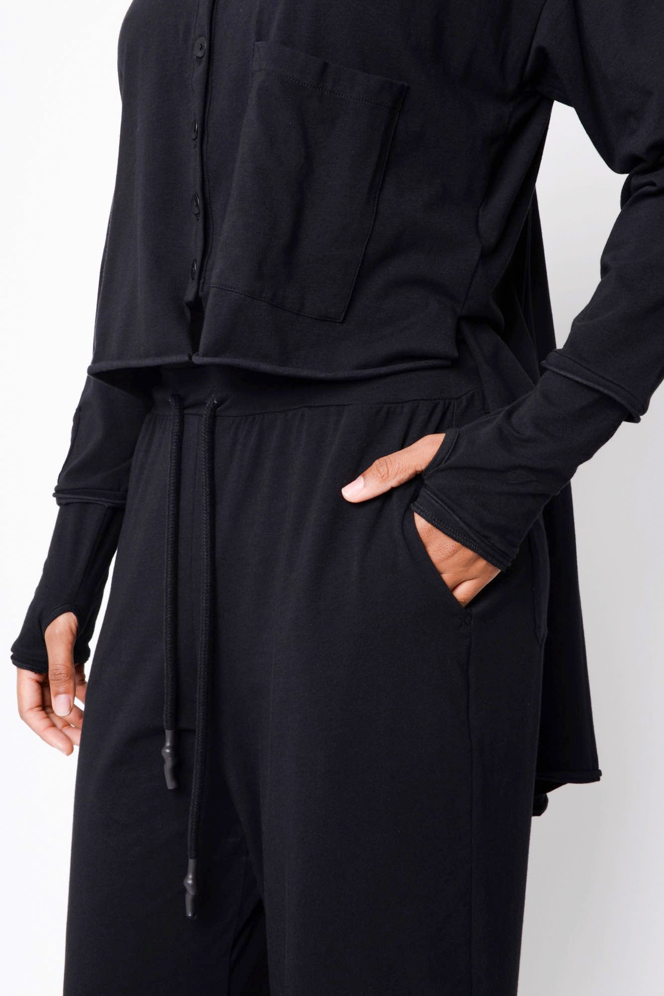 
                  
                    252.02.04 PANT 95% CO 5% EA 100 BLACK
                  
                