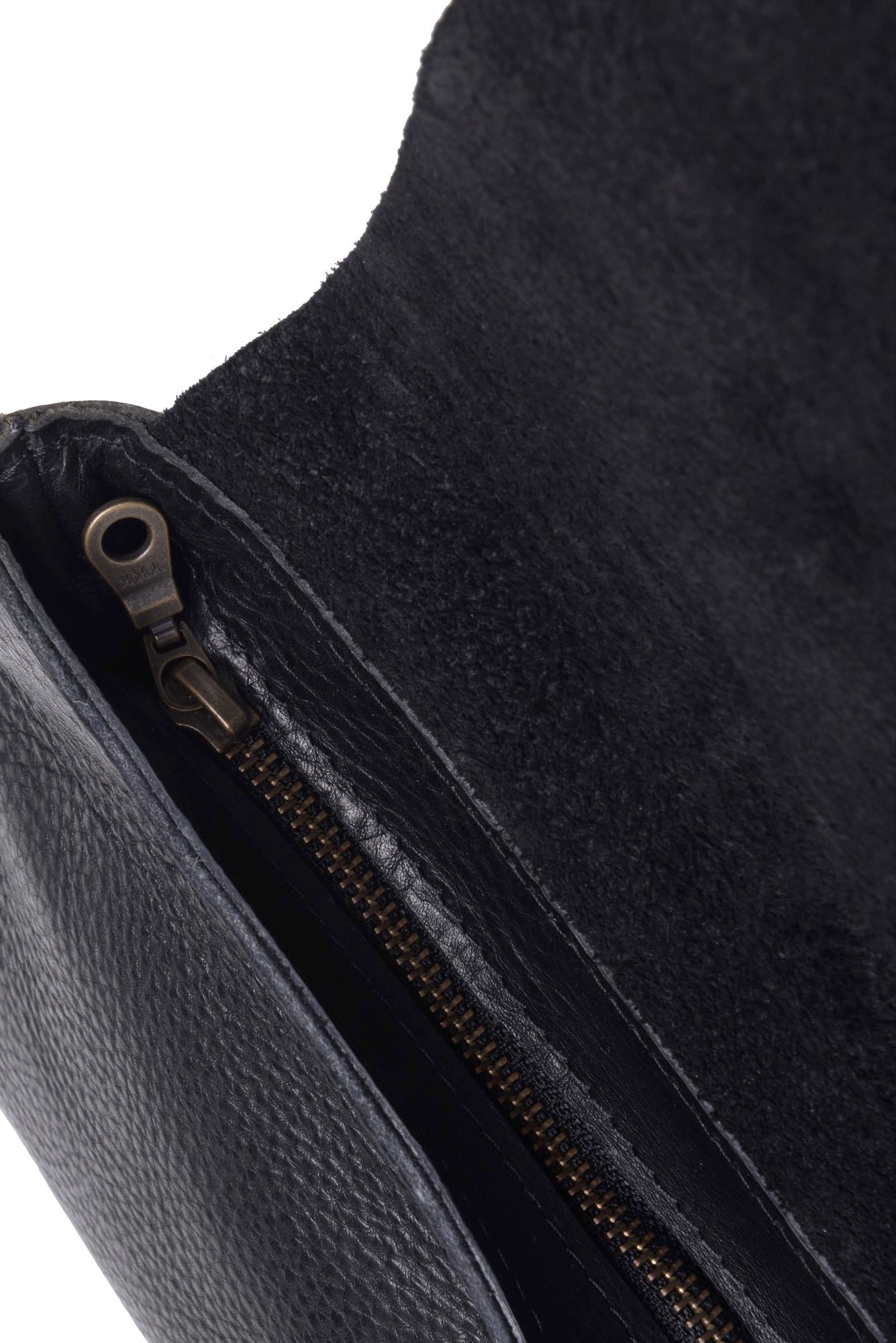 
                  
                    PHILOMIJN 01-010-0-250 LEATHER BLACK
                  
                